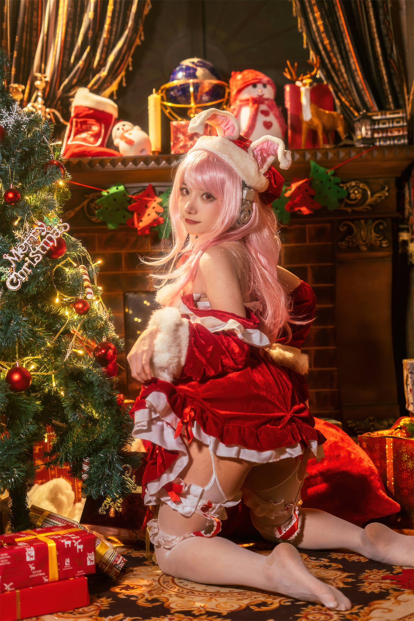 Is three, not world - Sony  Christmas 44P