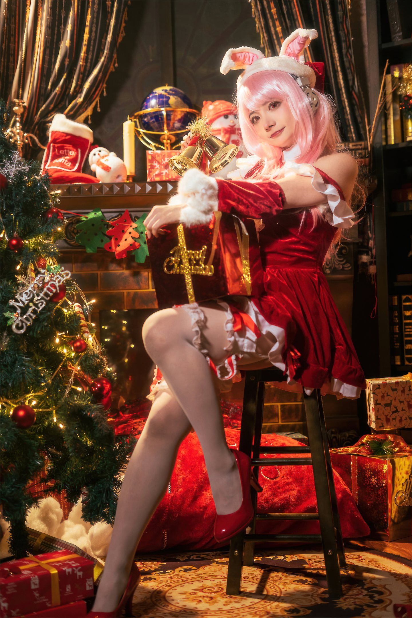 Is three, not world - Sony  Christmas 44P