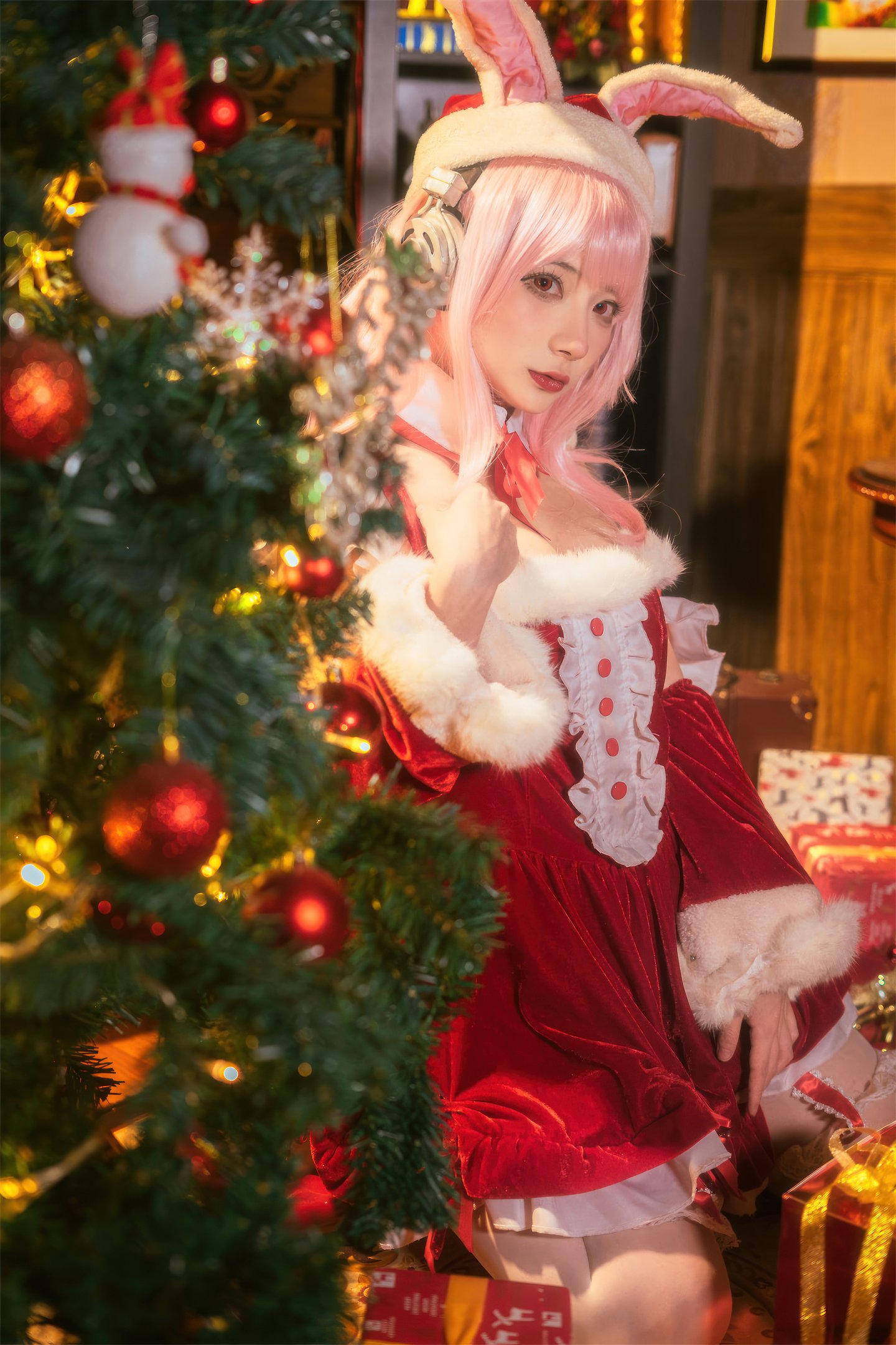 Is three, not world - Sony  Christmas 44P