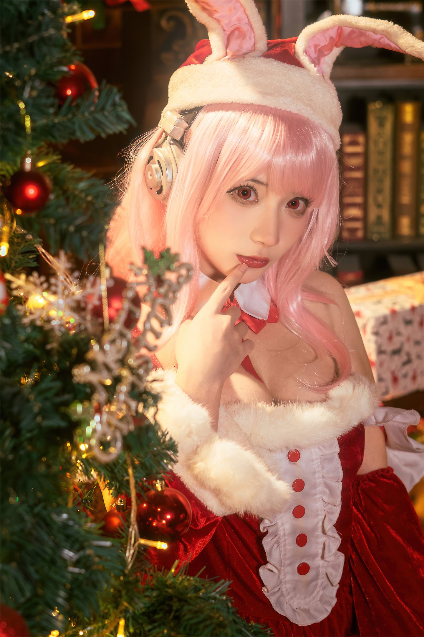 Is three, not world - Sony  Christmas 44P