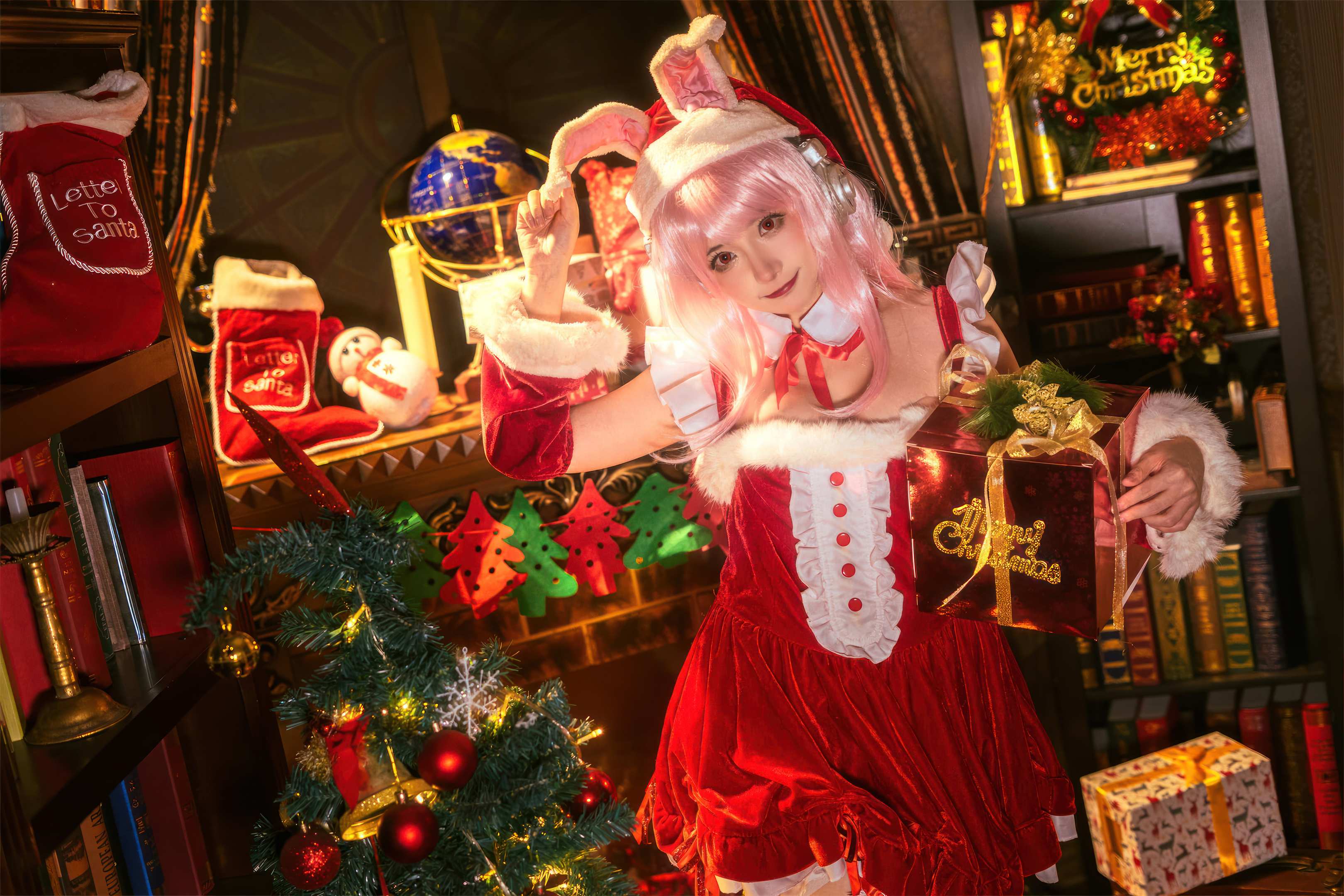Is three, not world - Sony  Christmas 44P