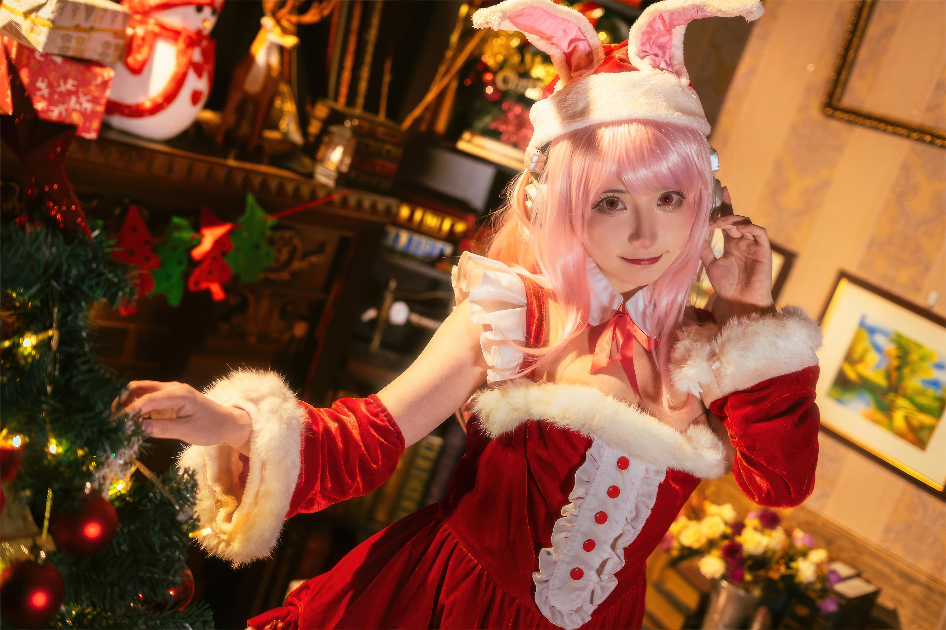 Is three, not world - Sony  Christmas 44P