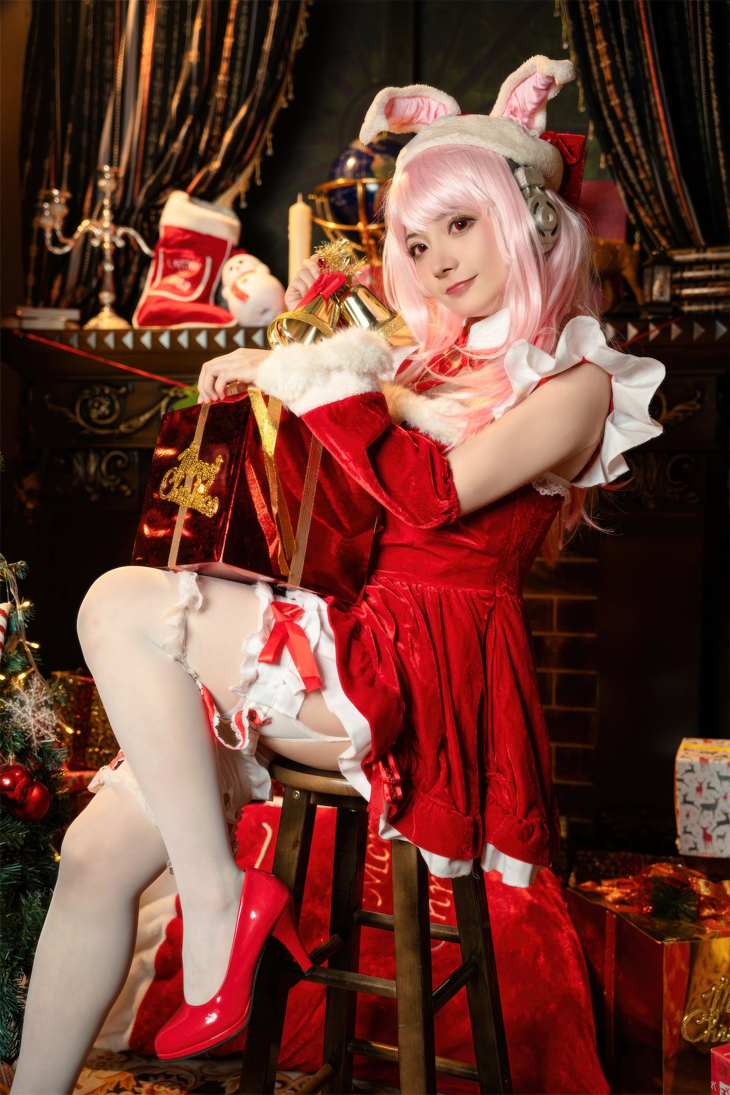 Is three, not world - Sony  Christmas 44P