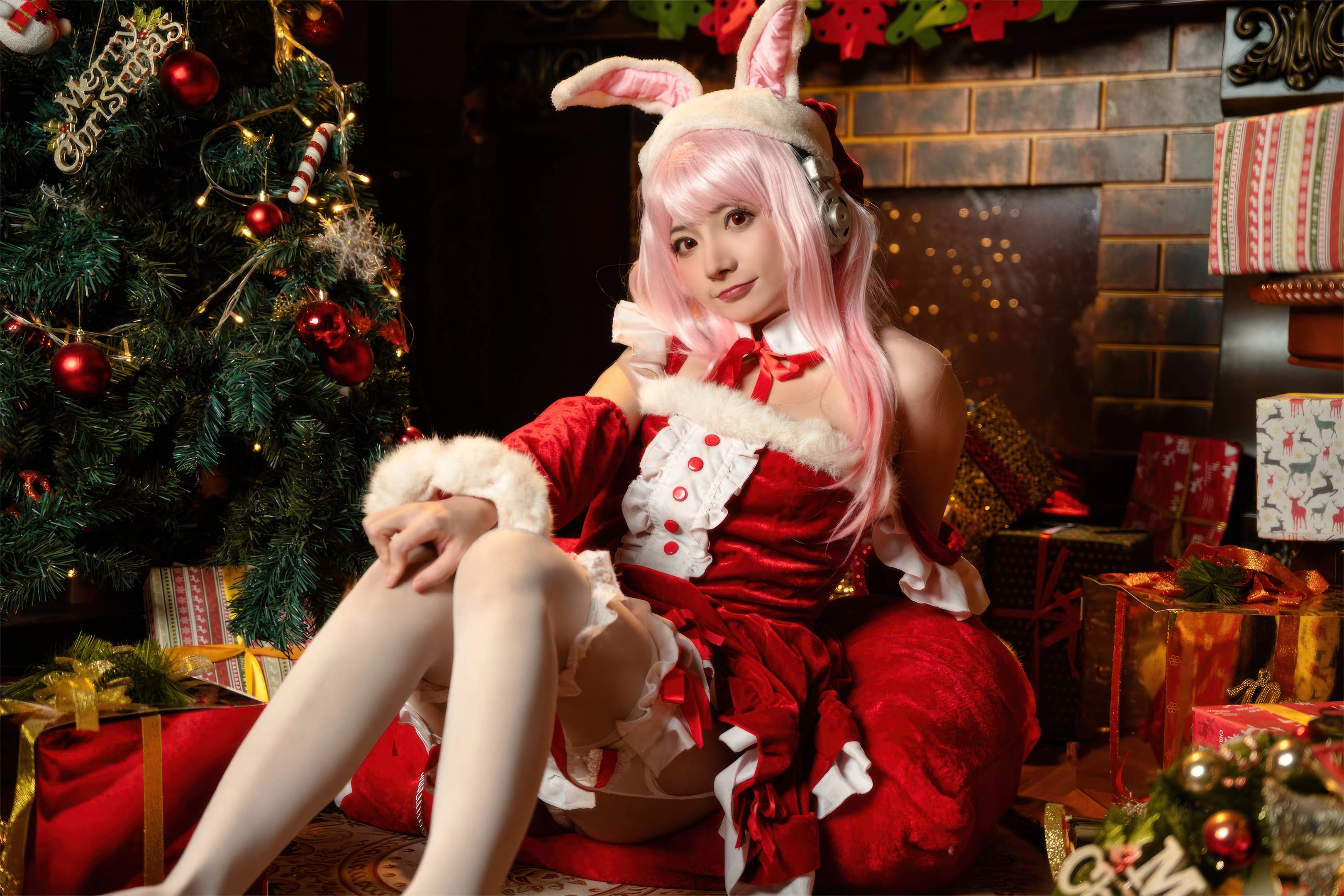 Is three, not world - Sony  Christmas 44P