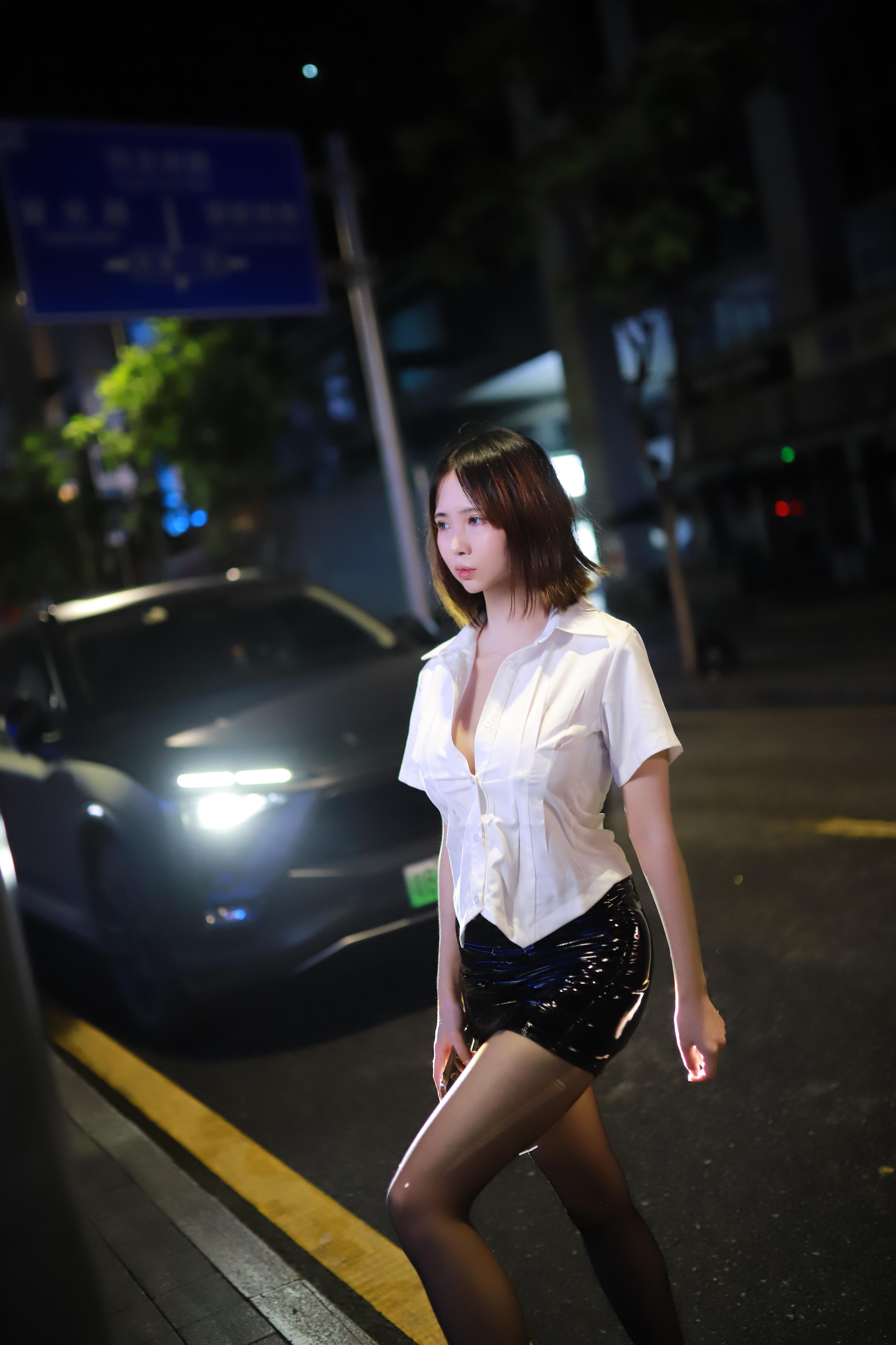 上杉绘梨落 - 102P (尾行されている)