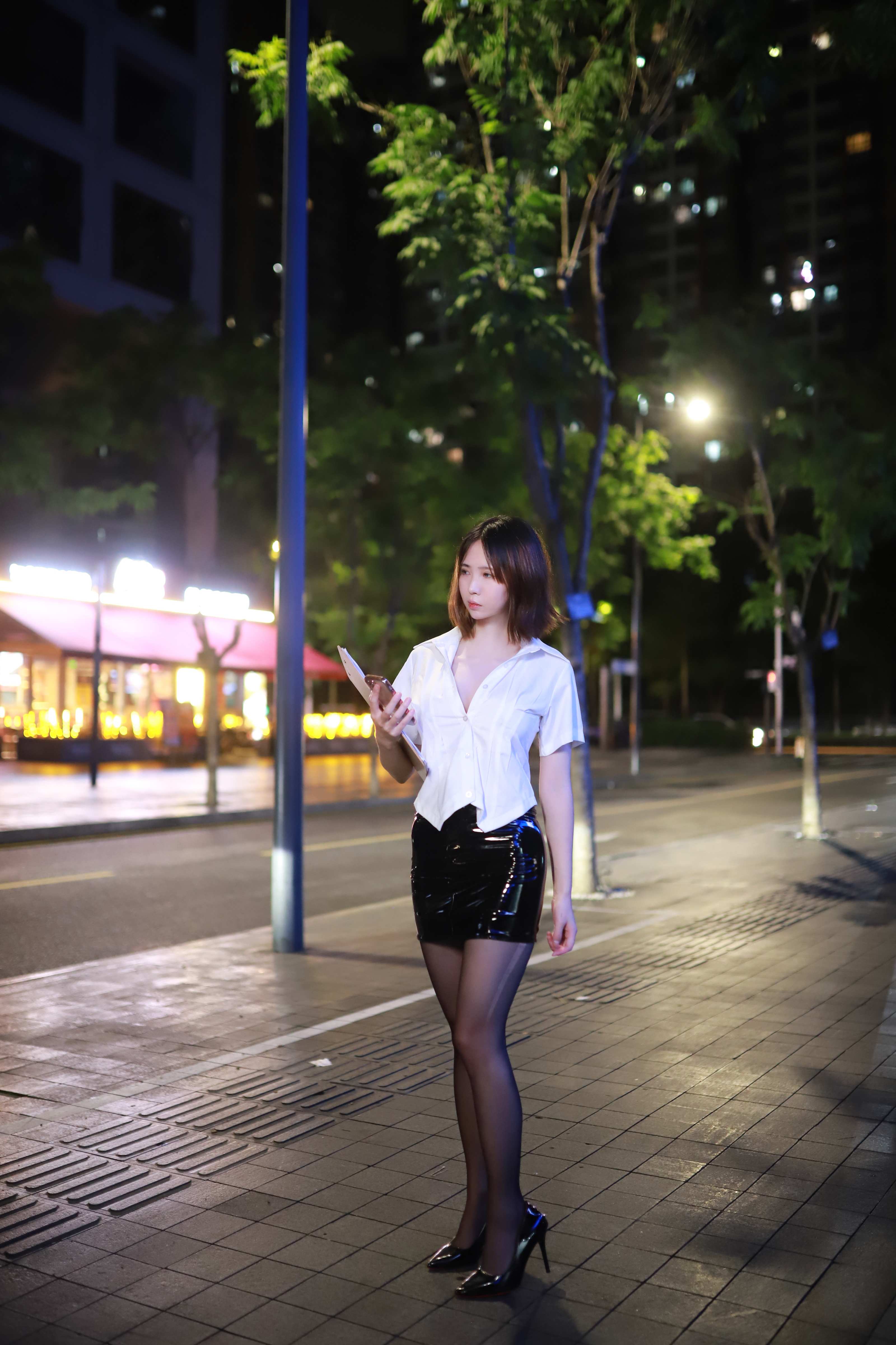 上杉绘梨落 - bị người khác theo dõi 102P
