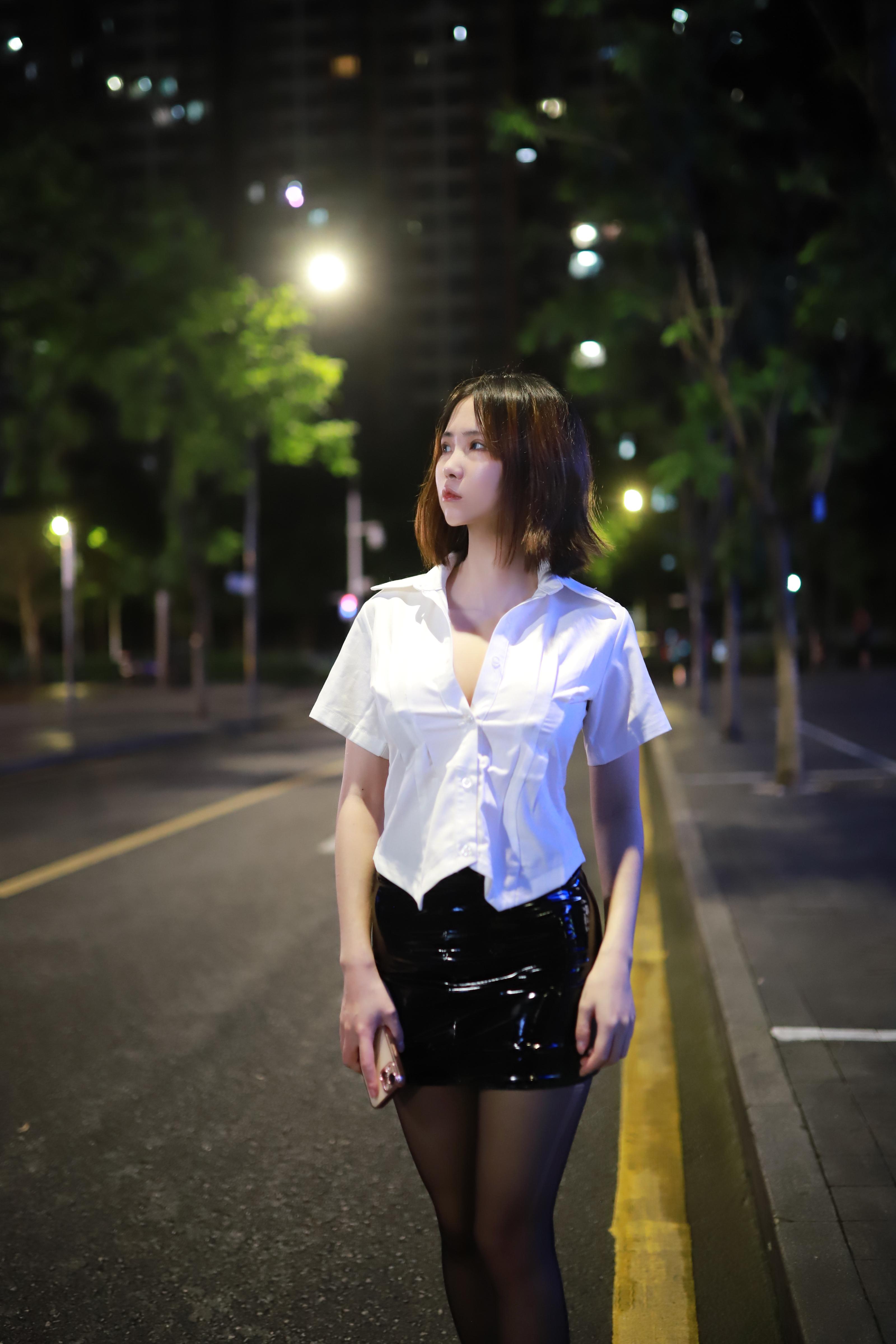 上杉绘梨落 - bị người khác theo dõi 102P