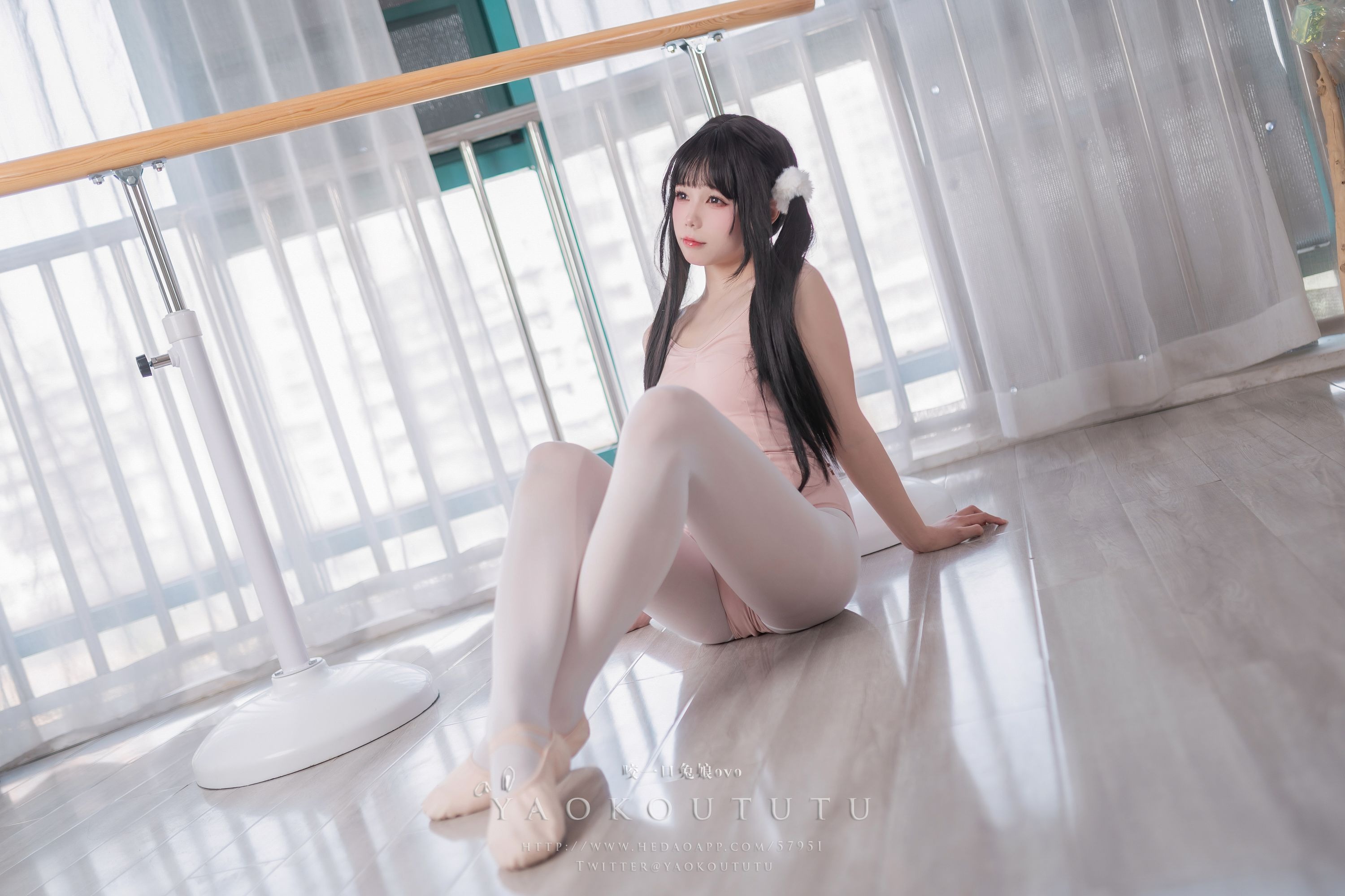 Yaoyikoutuniang / Yiko 黏黏团子兔 来不及的舞蹈课 Photo Set 86P1V