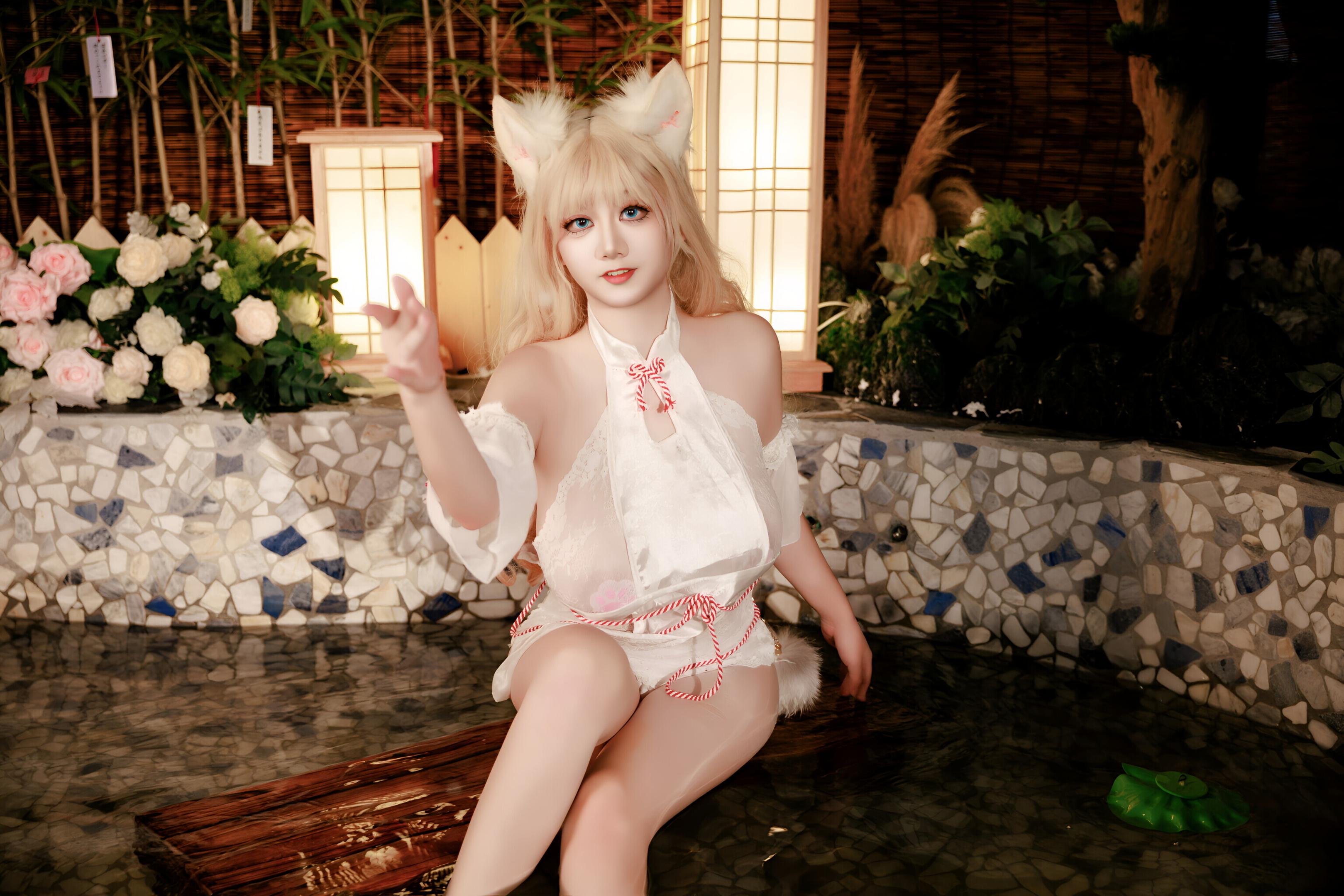 อาเชียเชีย -  หมาป่าแร่แร่