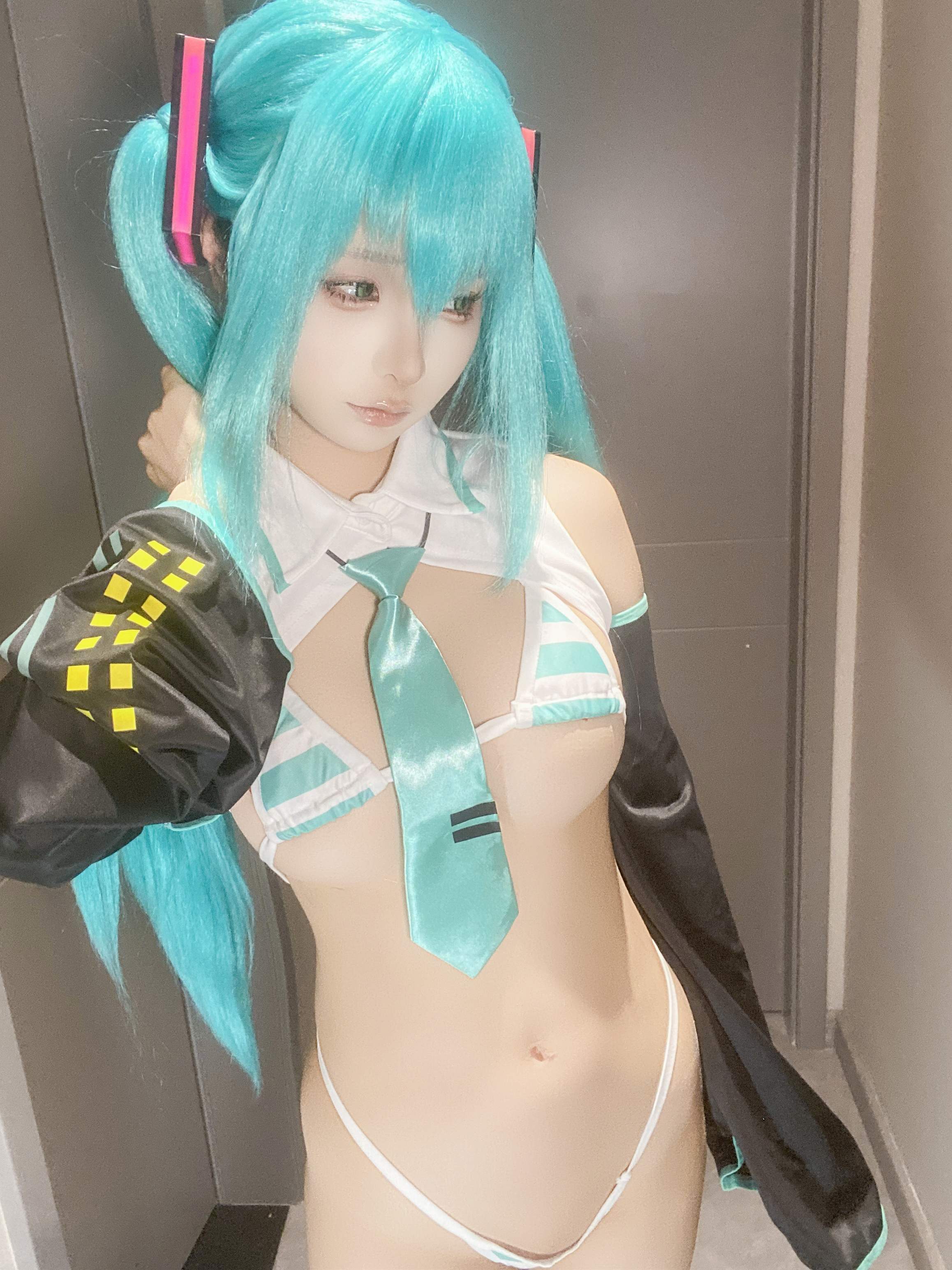 蠢沫沫 - 6月自拍
バカモモ - 6月セルフィー