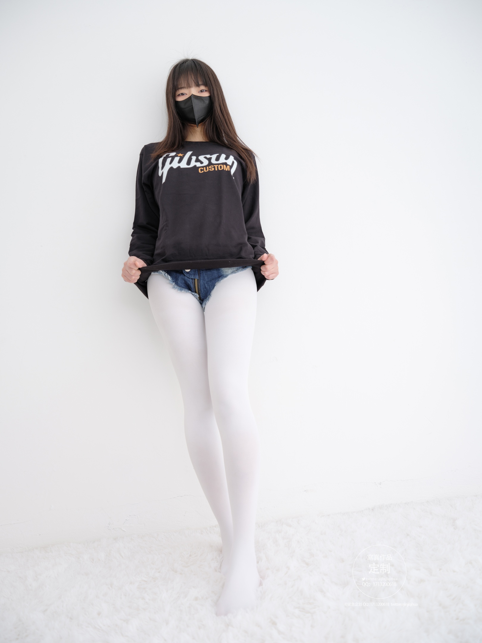 緊急企画 EX-001 見希 - 白糸デニムショートパンツ 79P1V