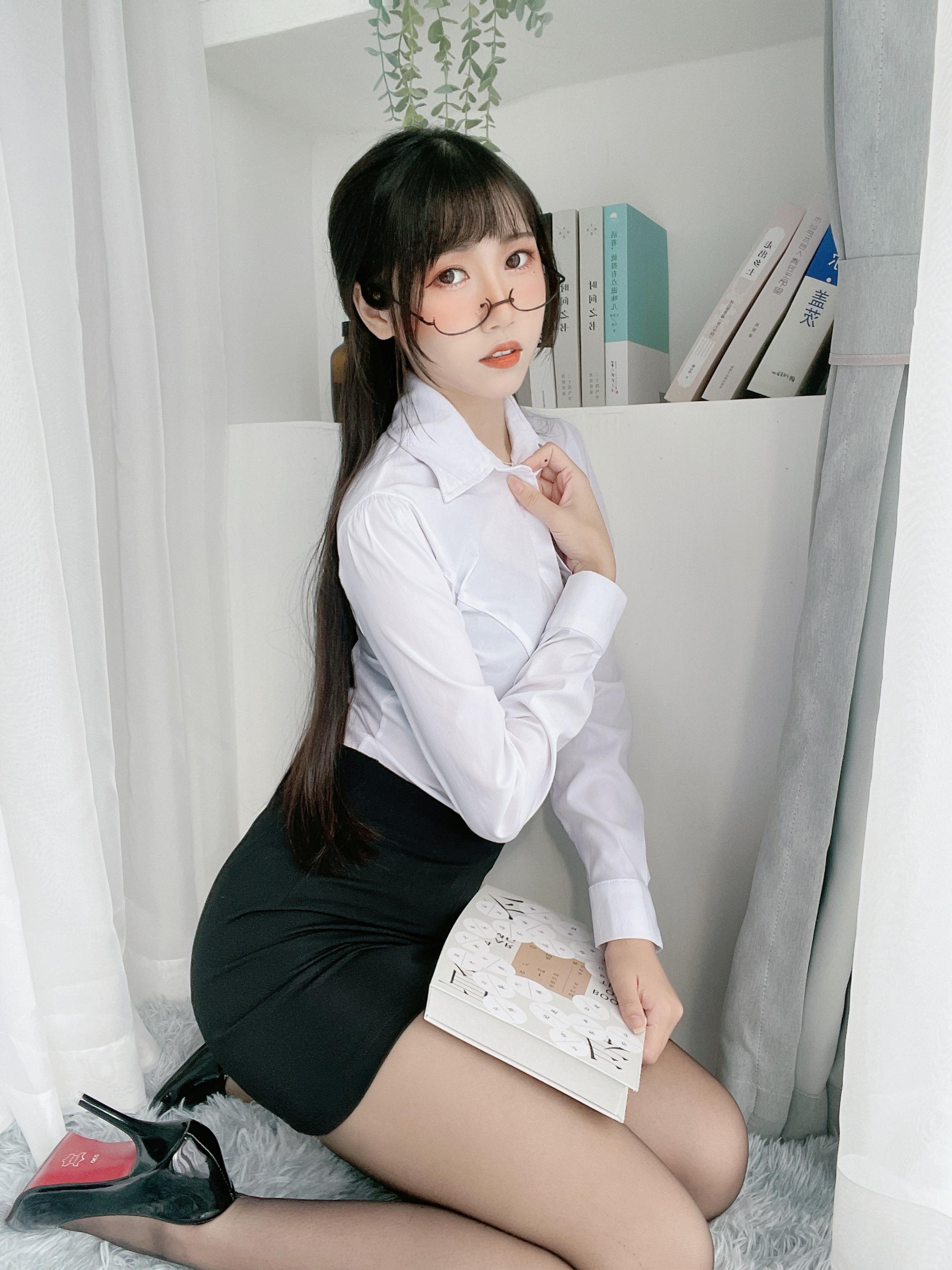 A lazy cat - black silk wrap skirt OL 24P