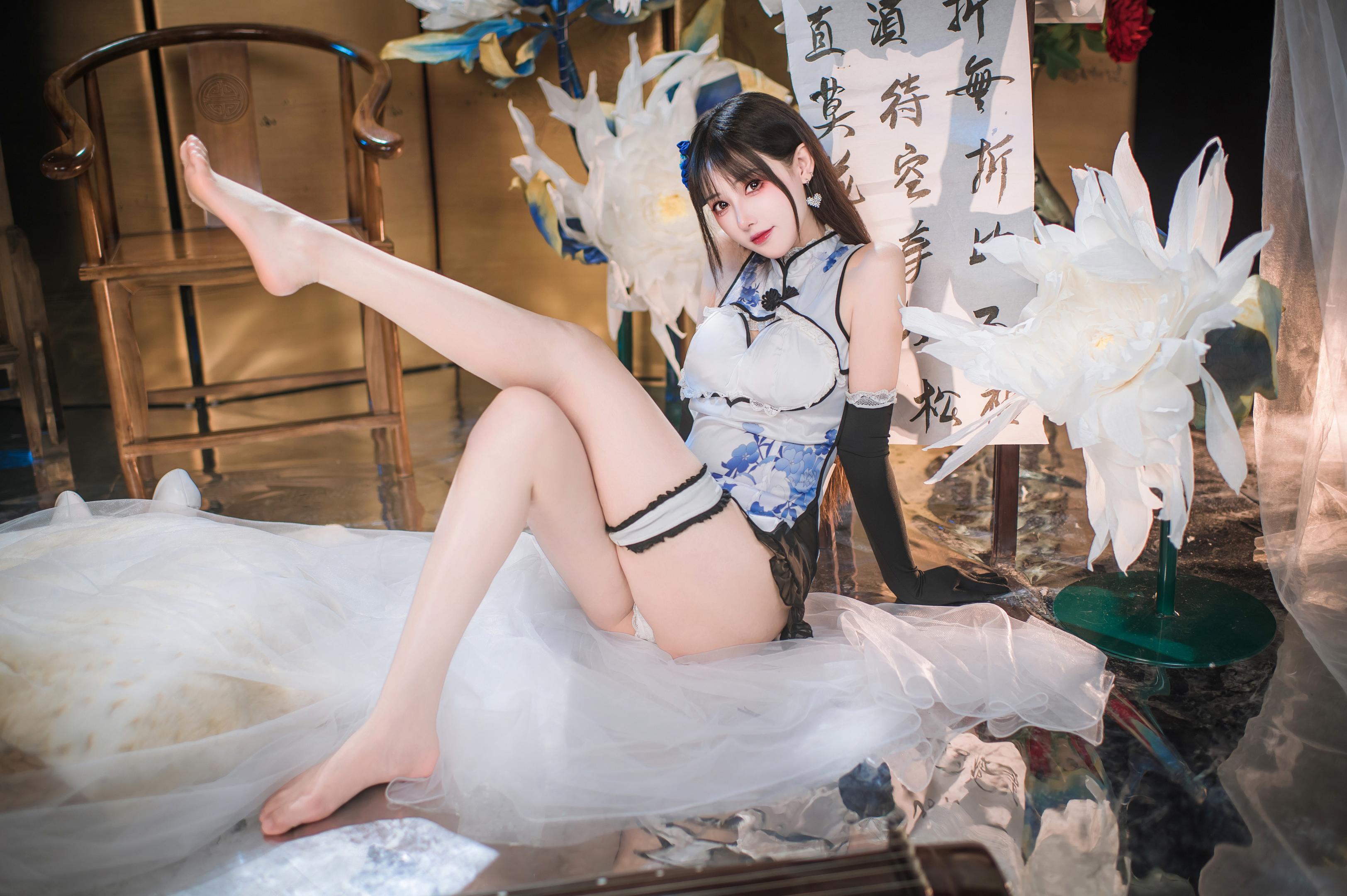 羽生三未 - 艷娘幻夢譚 瓶兒
Vũ Sinh Tam Vị - Yến Nương Huyễn Mộng Tán Bình Nhi