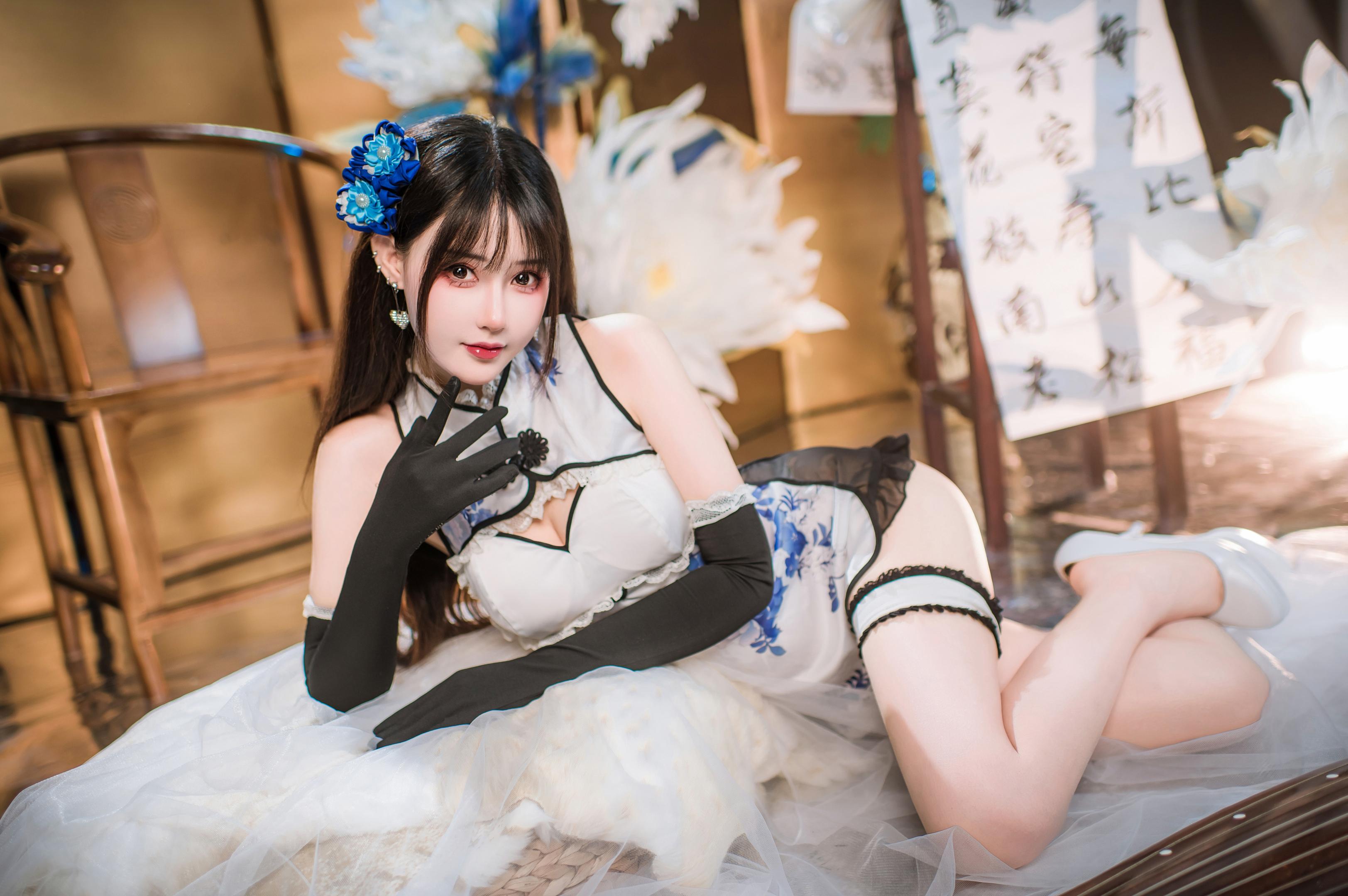 羽生三未 - 艷娘幻夢譚 瓶兒
Vũ Sinh Tam Vị - Yến Nương Huyễn Mộng Tán Bình Nhi