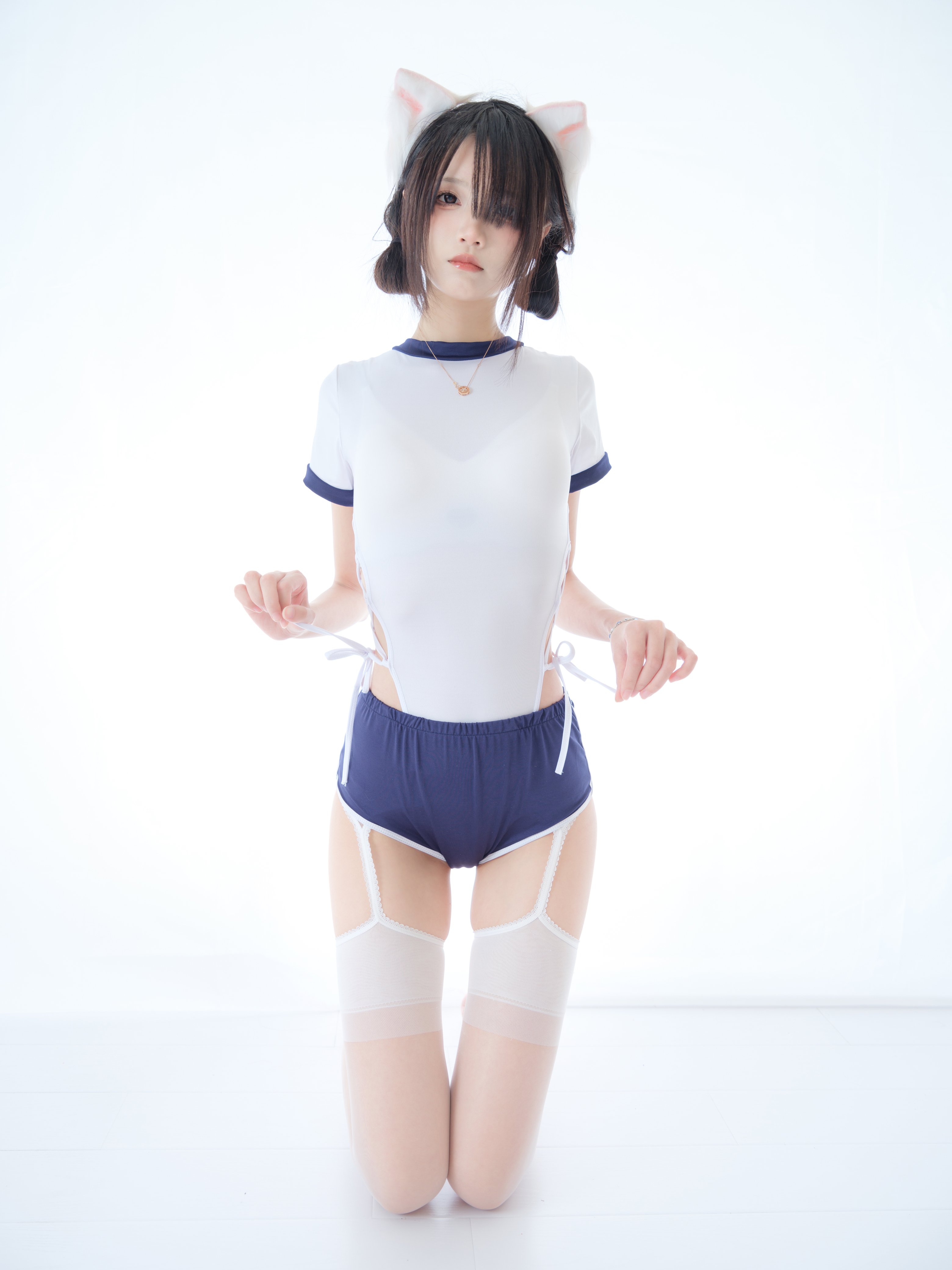 五更百鬼 - 艦長体操服 25P
```
五更百鬼 - 艦長体操服 25P
