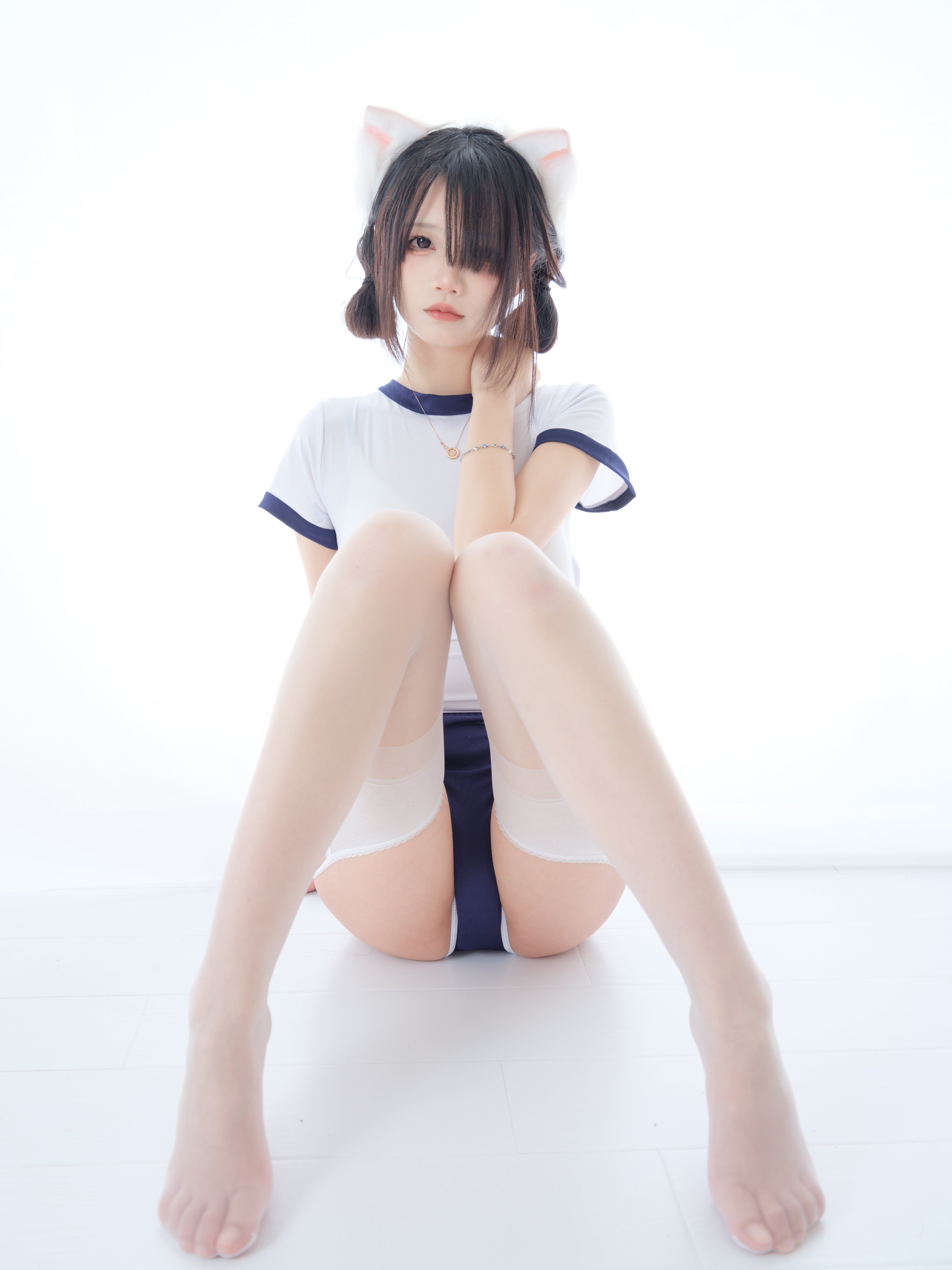五更百鬼 - 艦長体操服 25P
```
五更百鬼 - 艦長体操服 25P
