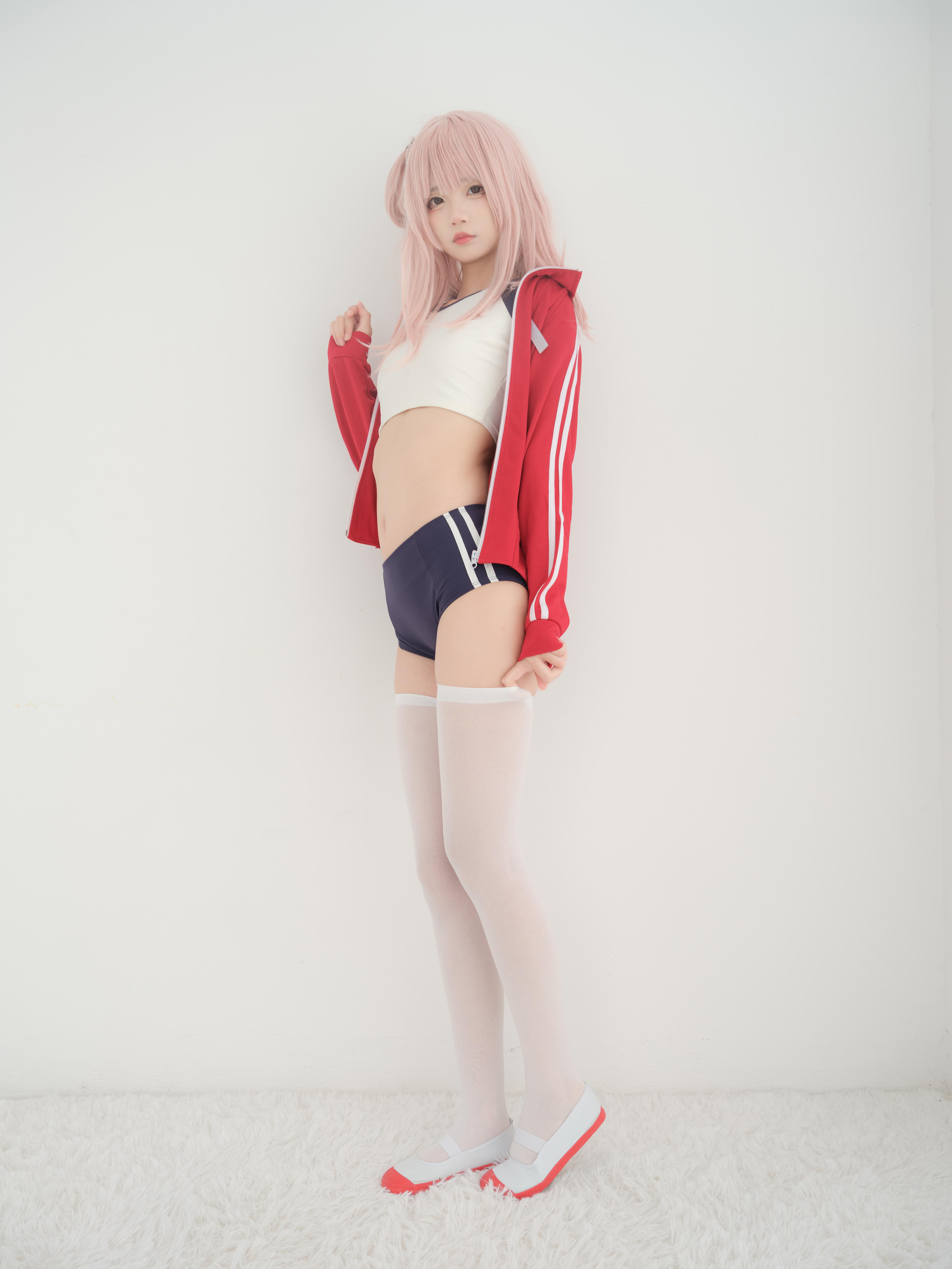 五更百鬼 - 艦長体操服 25P
```
五更百鬼 - 艦長体操服 25P
