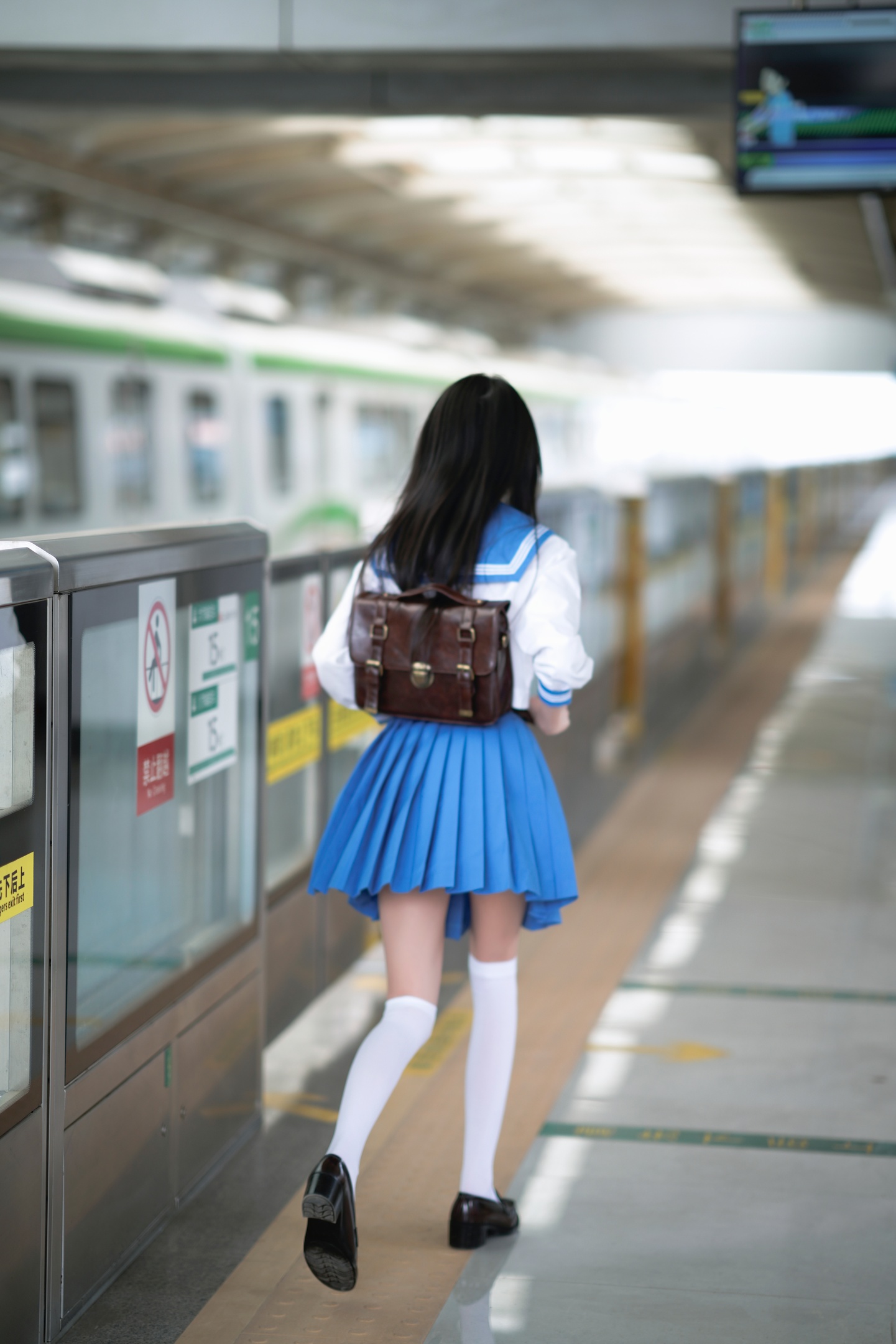 櫻桃喵 - 地鐵JK制服 33P