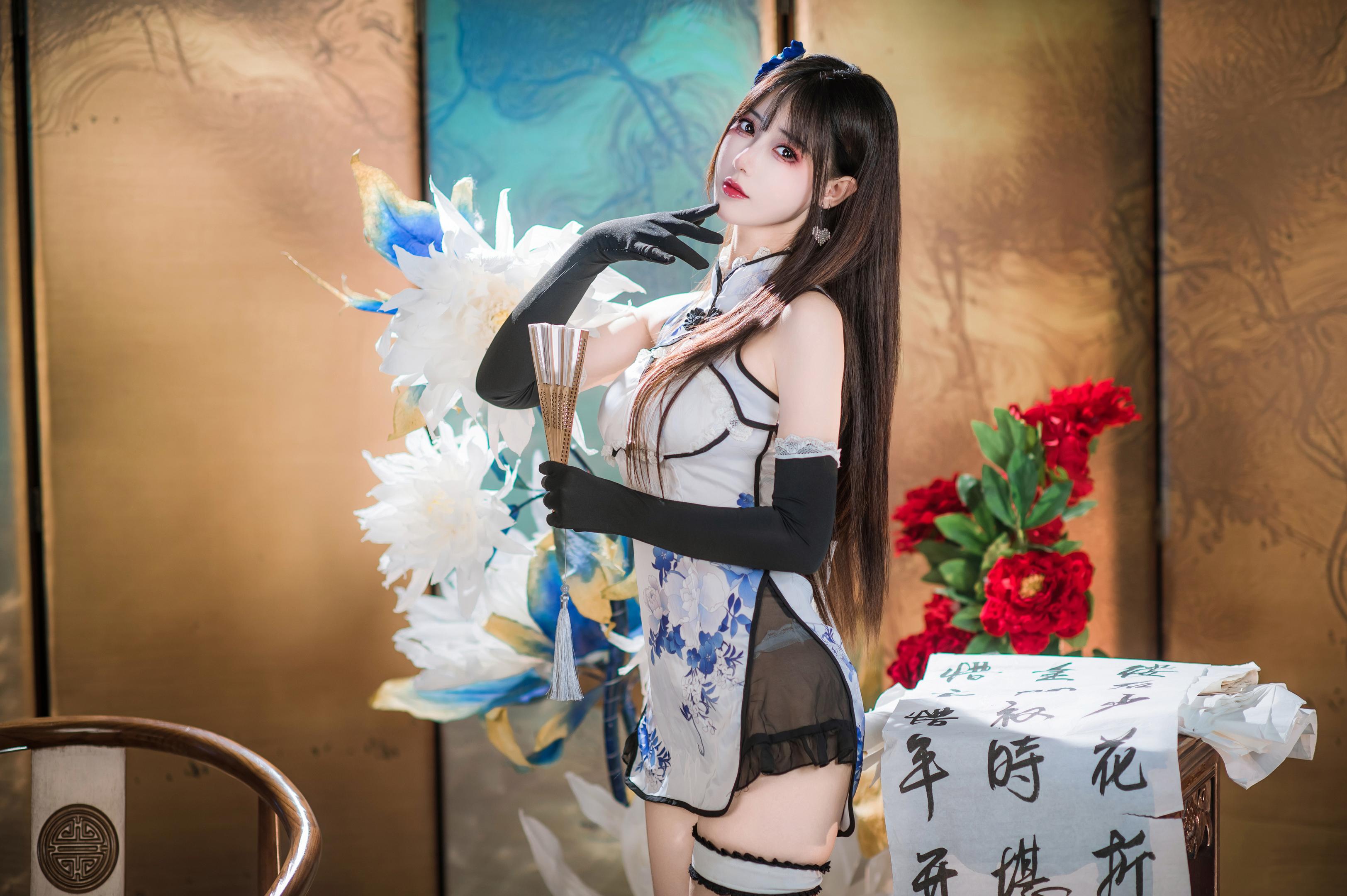 羽生三未 - 瓶儿 青花瓷旗袍
羽生三未 - びんるー せいげいし キョウハ