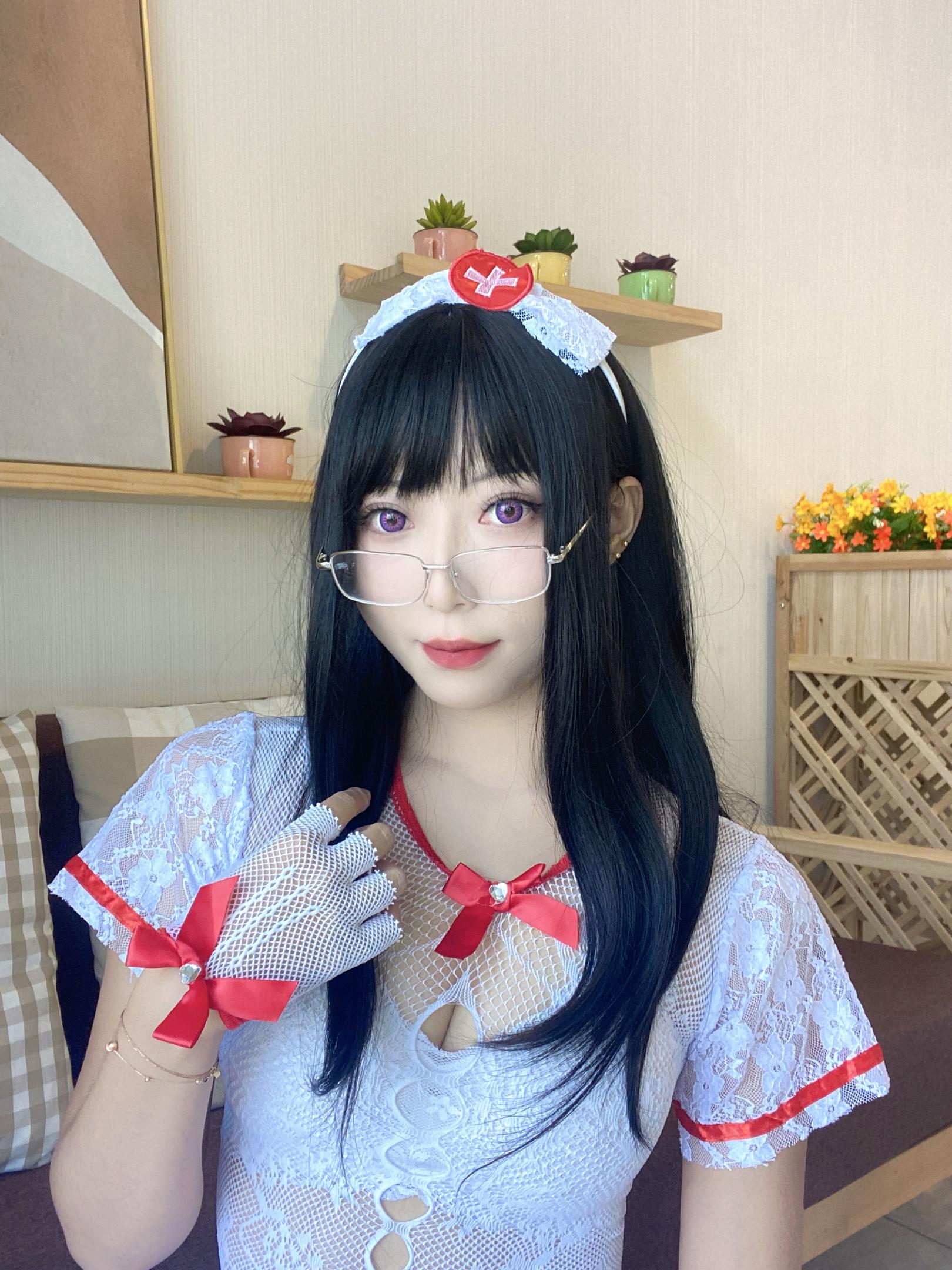 錢冷冷 - 蕾絲護士 1V