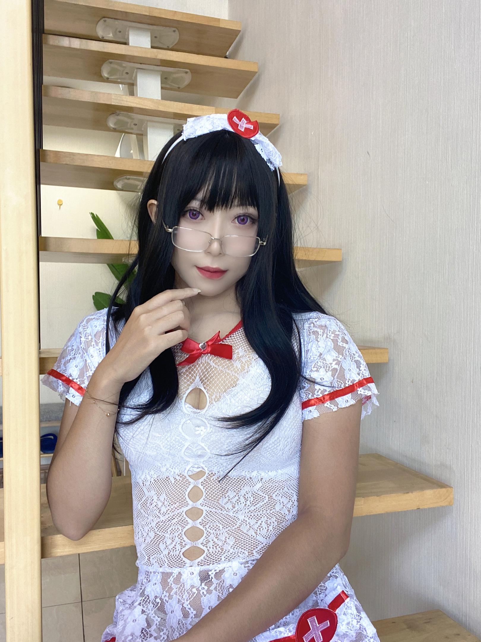 錢冷冷 - 蕾絲護士 1V
