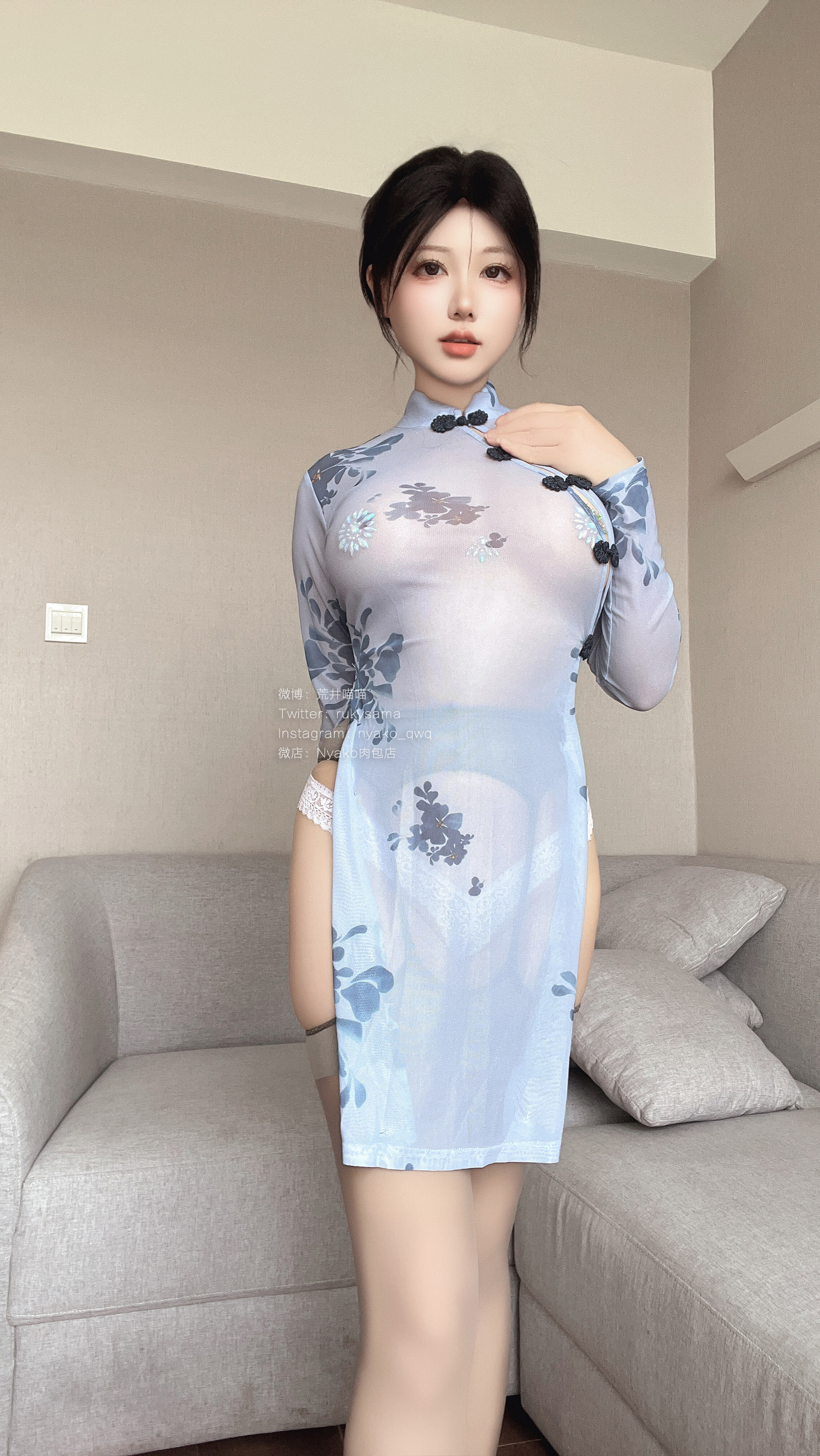Nyako喵子 - Self-portrait 31 Gray Silk Cheongsam 55P1V
