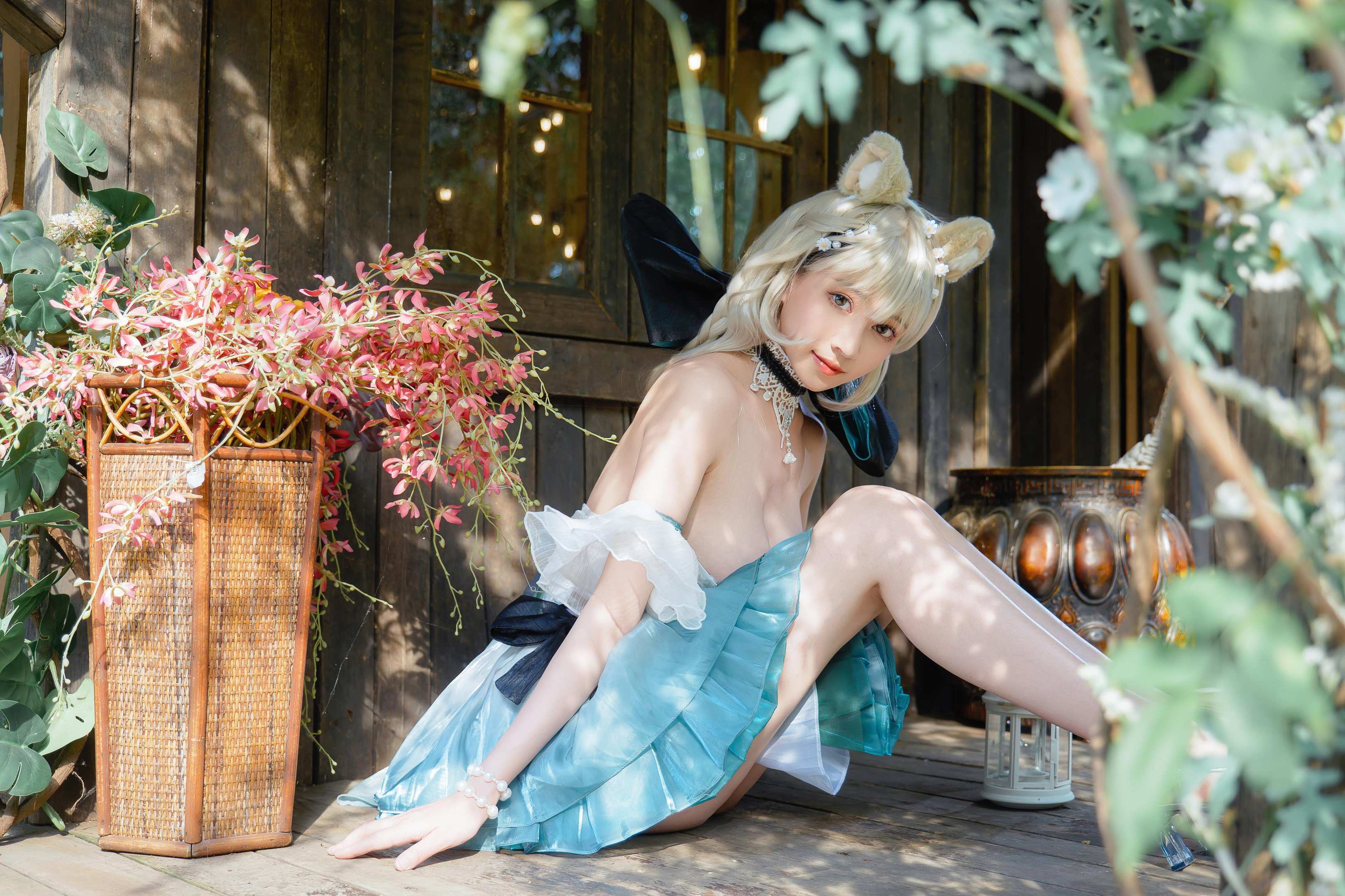 Niannian Nnian リネット 屋外ミニスカコスプレ写真