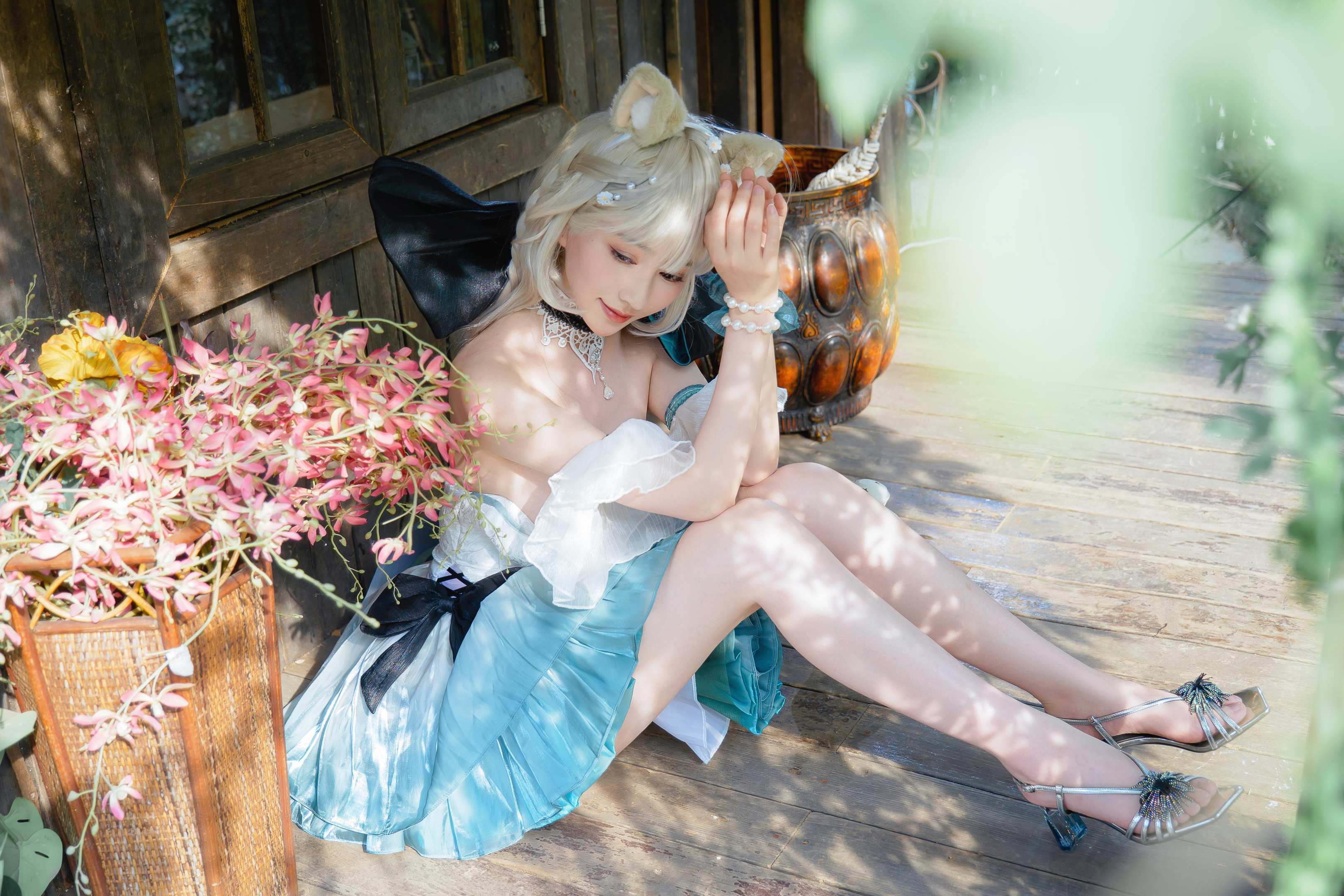 Niannian Nnian リネット 屋外ミニスカコスプレ写真