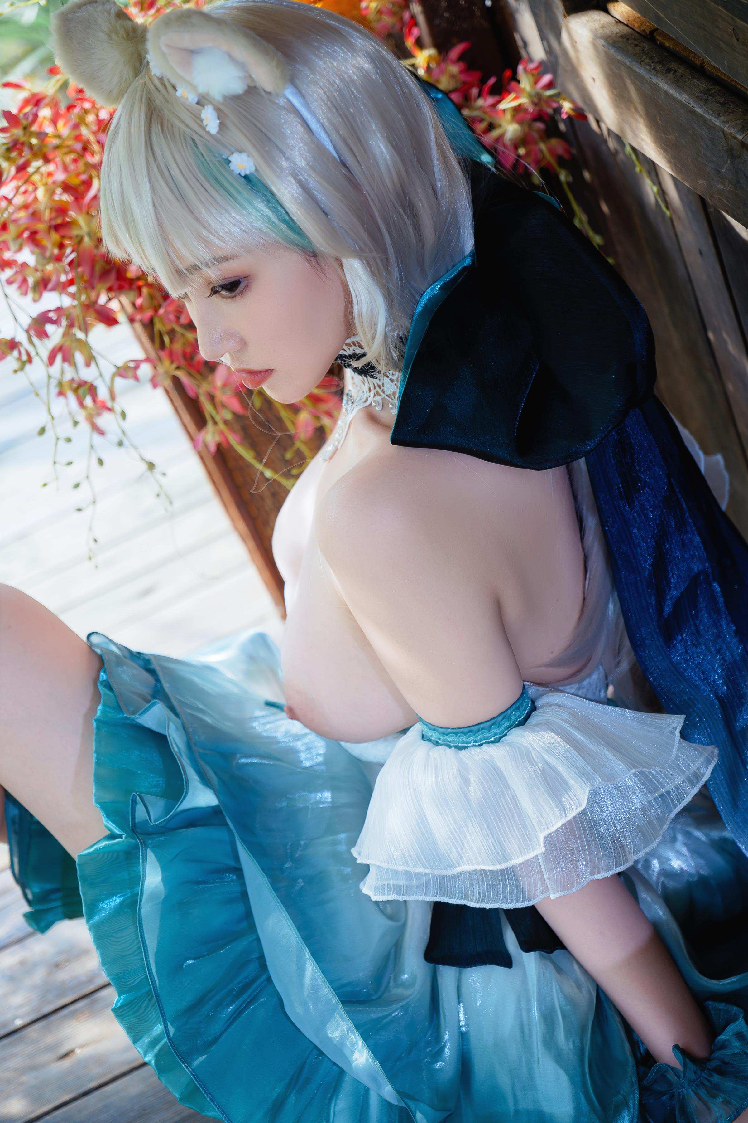 Niannian Nnian リネット 屋外ミニスカコスプレ写真
