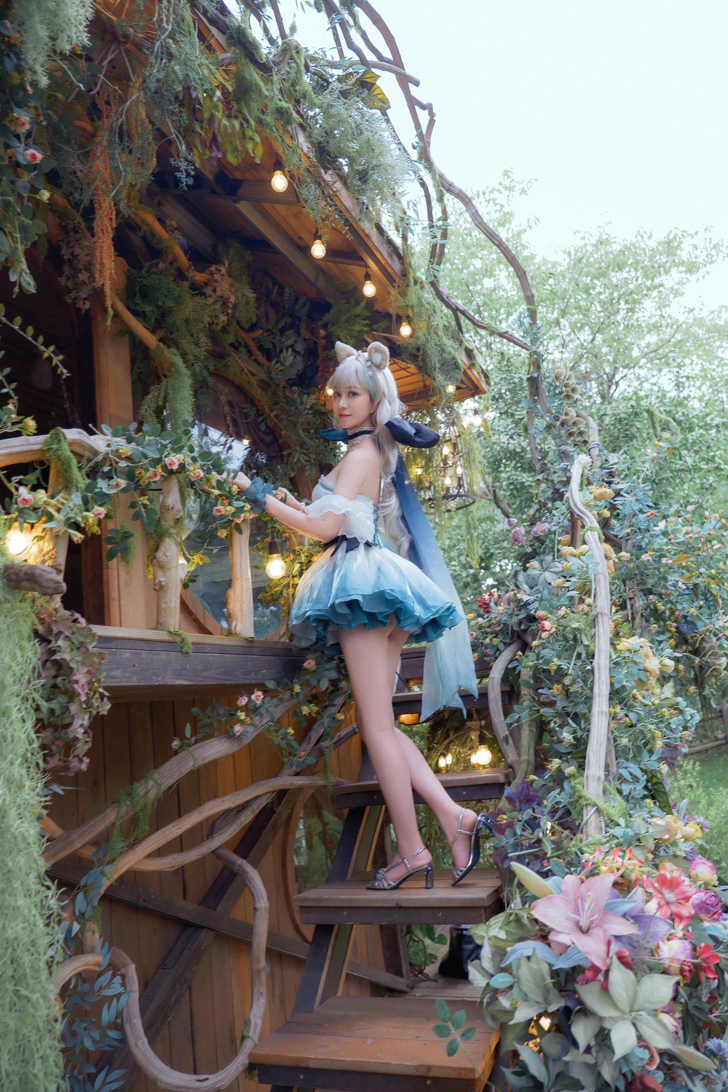 Niannian Nnian リネット 屋外ミニスカコスプレ写真