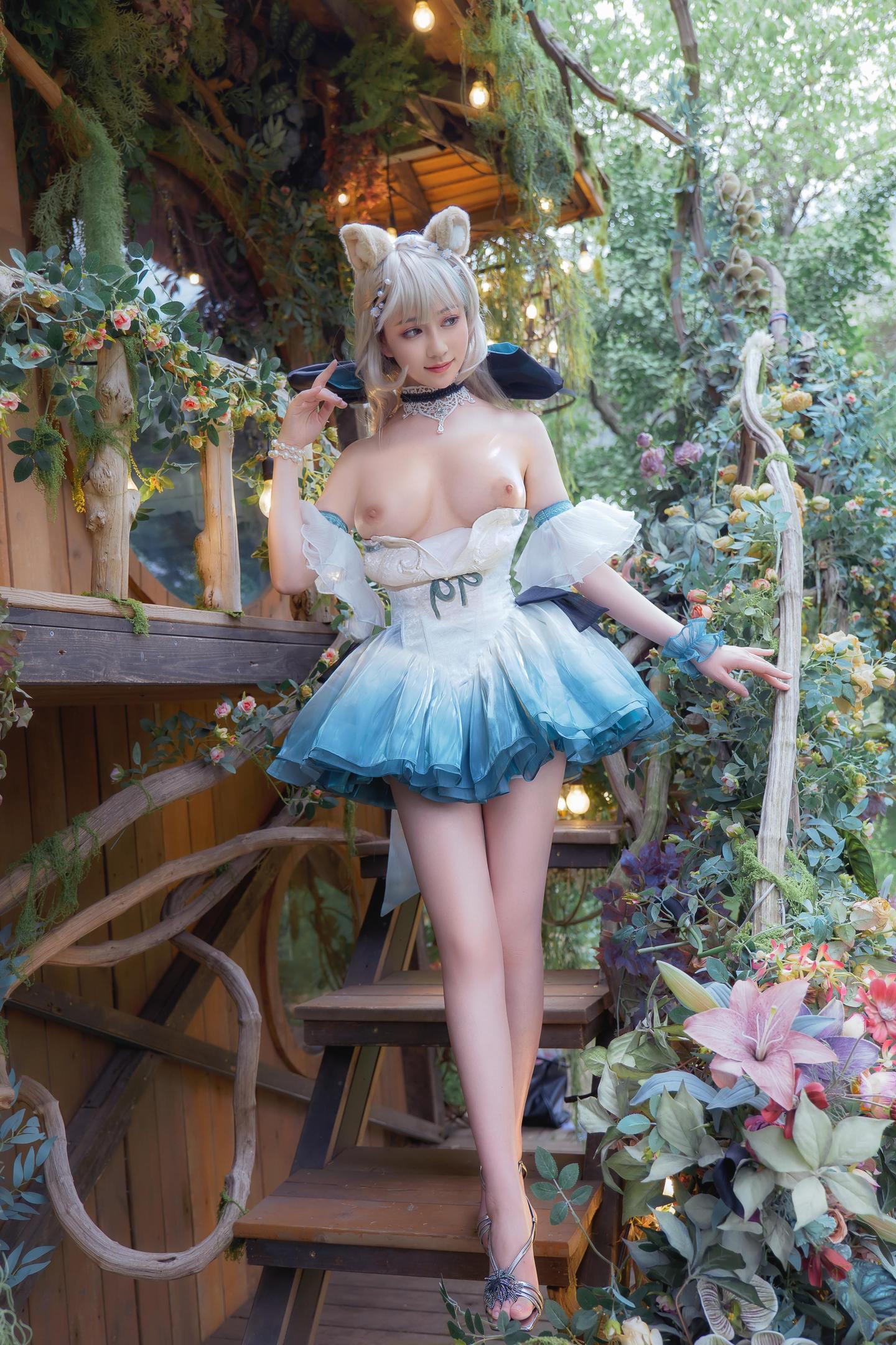 Niannian Nnian リネット 屋外ミニスカコスプレ写真