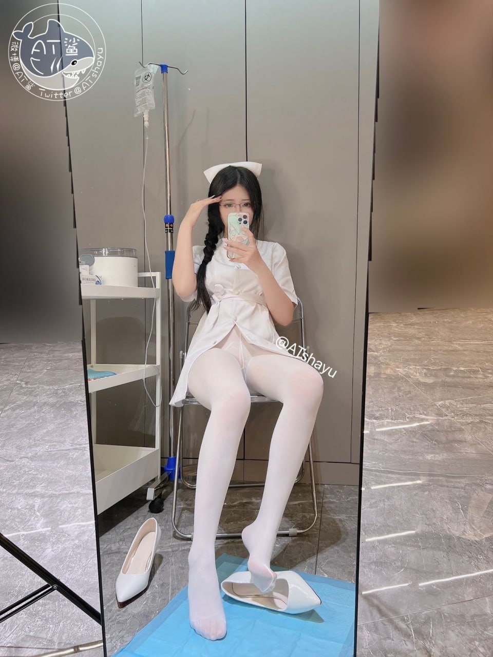 AT Shark - White Stocking Nurse 141P