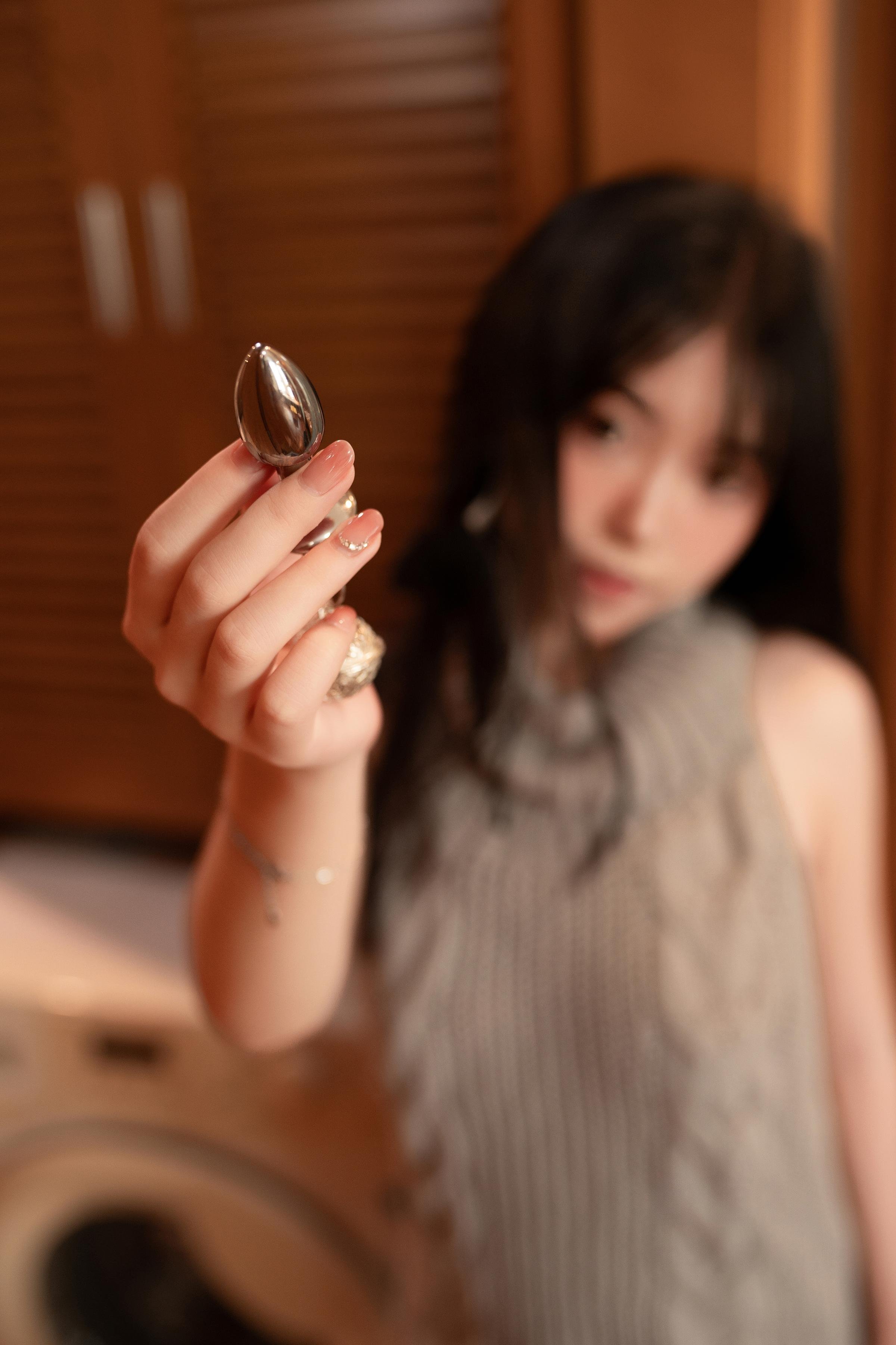 Bangni Bonnie Áo Len Xám Chân Đẹp