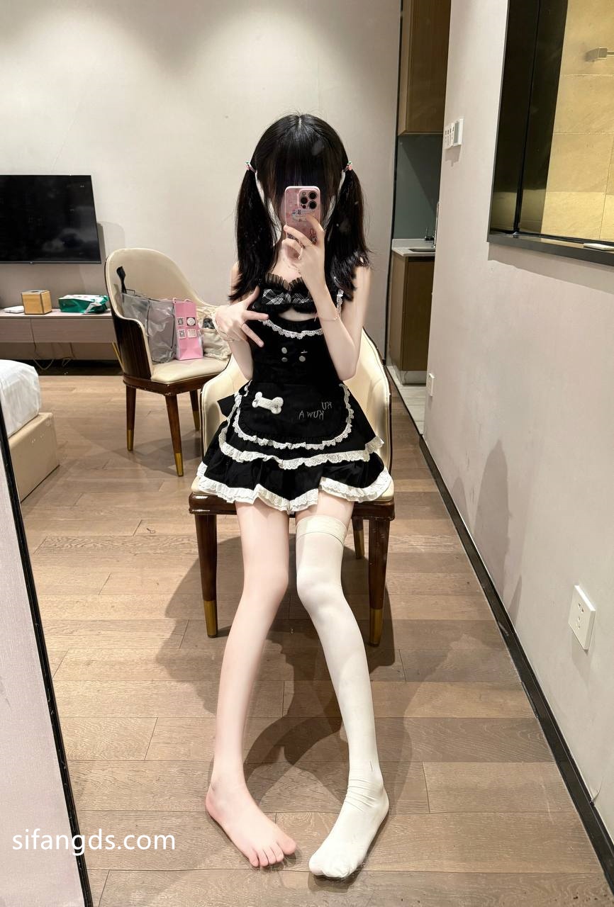 小甜泪 - 合法萝莉 私拍付费解锁 72P2V | 94写真SEO精选