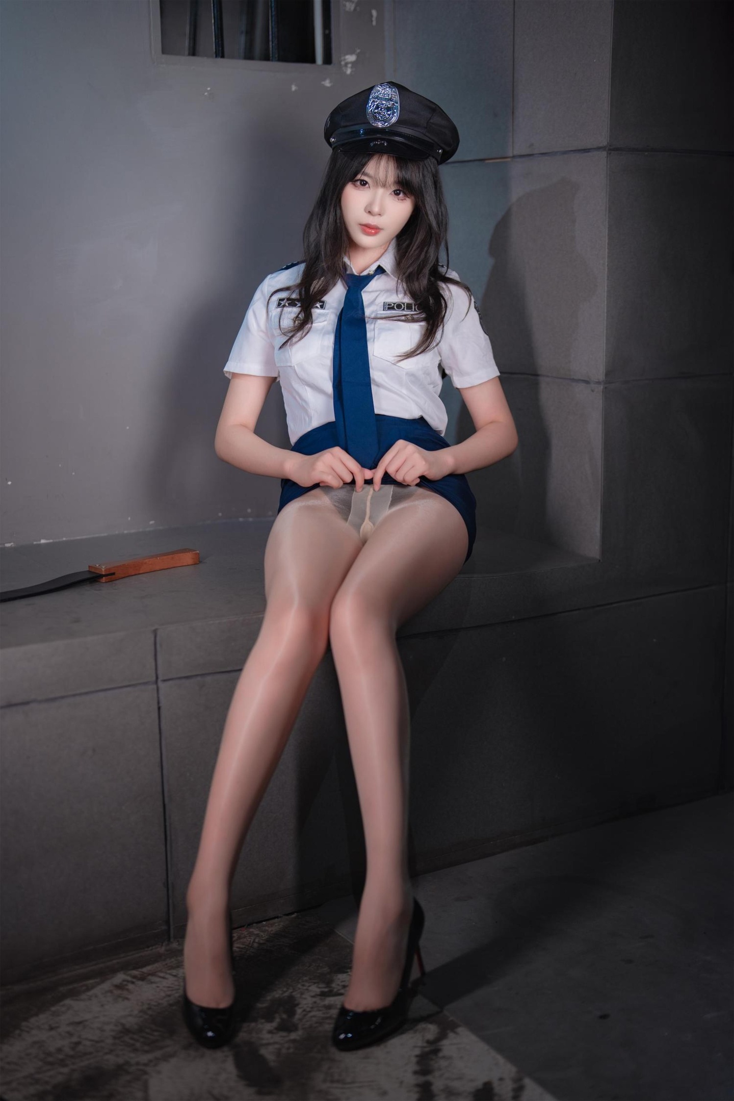 Xuan Xiao Senior - Female Officer 170P