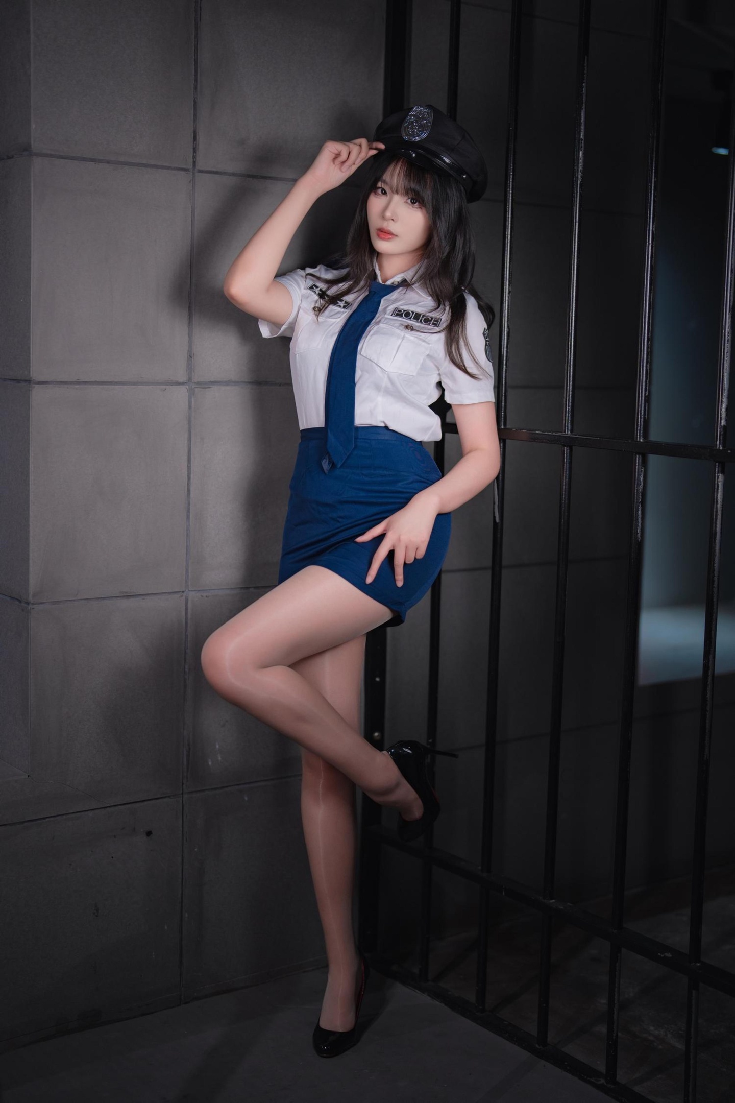 Xuan Xiao Senior - Female Officer 170P
