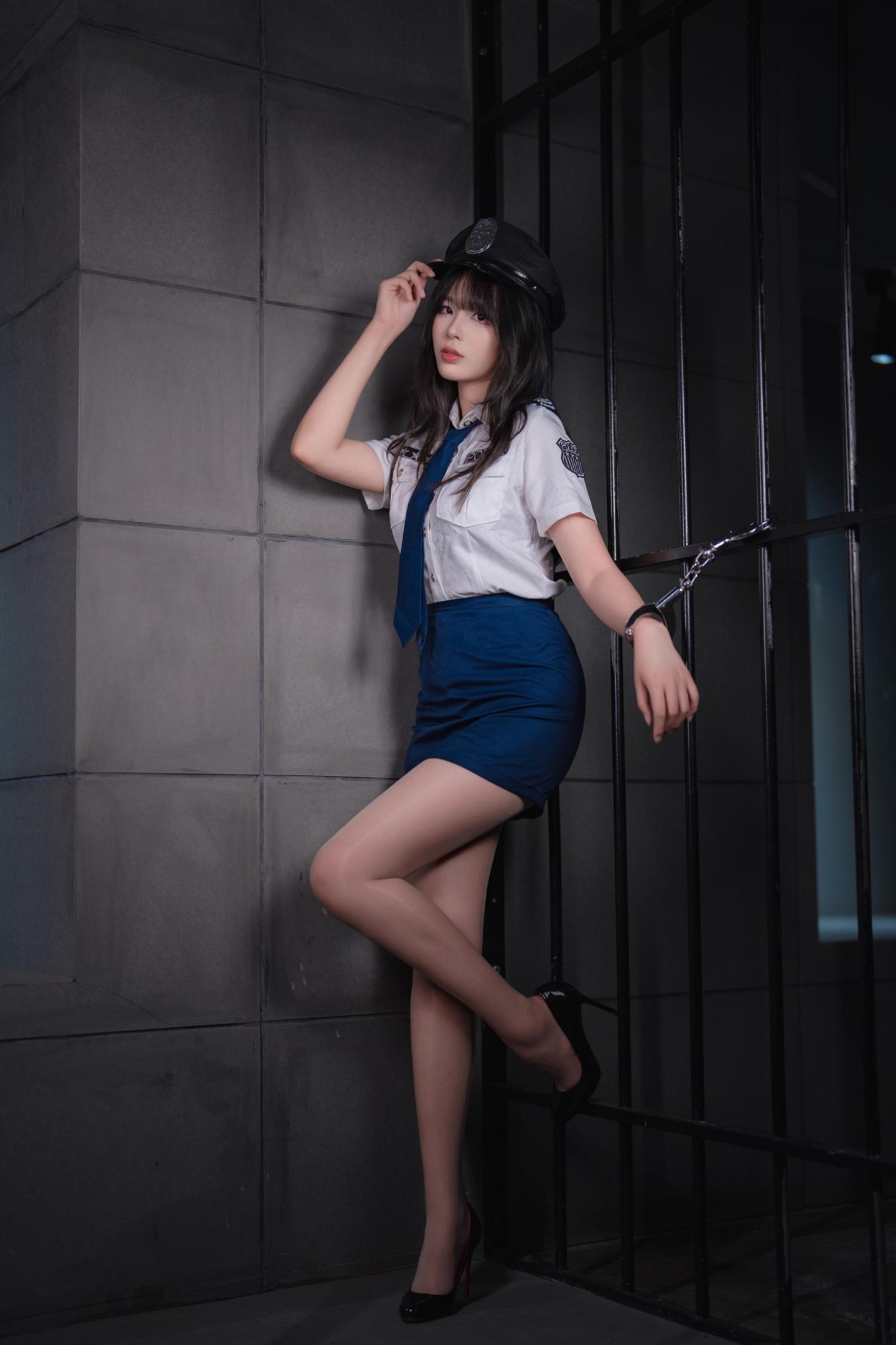 Xuan Xiao Senior - Female Officer 170P