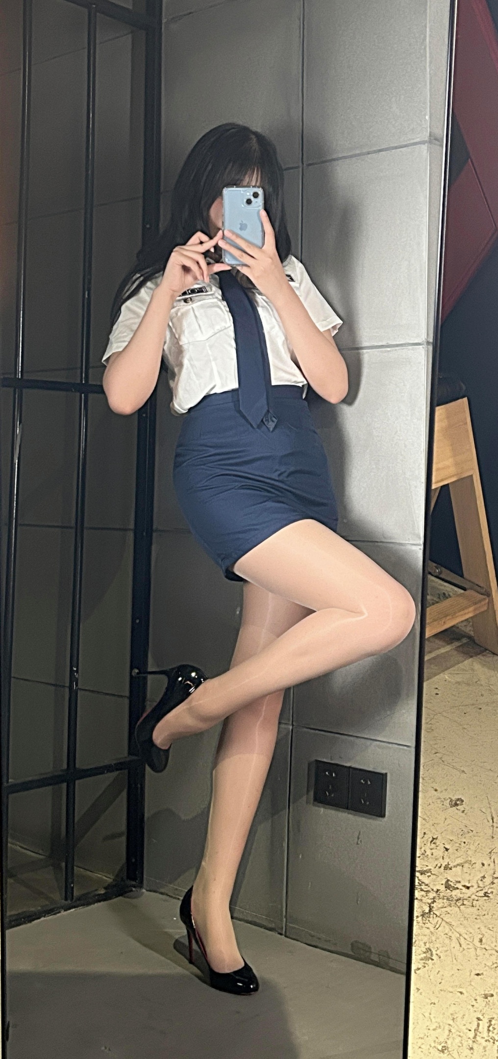 Xuan Xiao Senior - Female Officer 170P