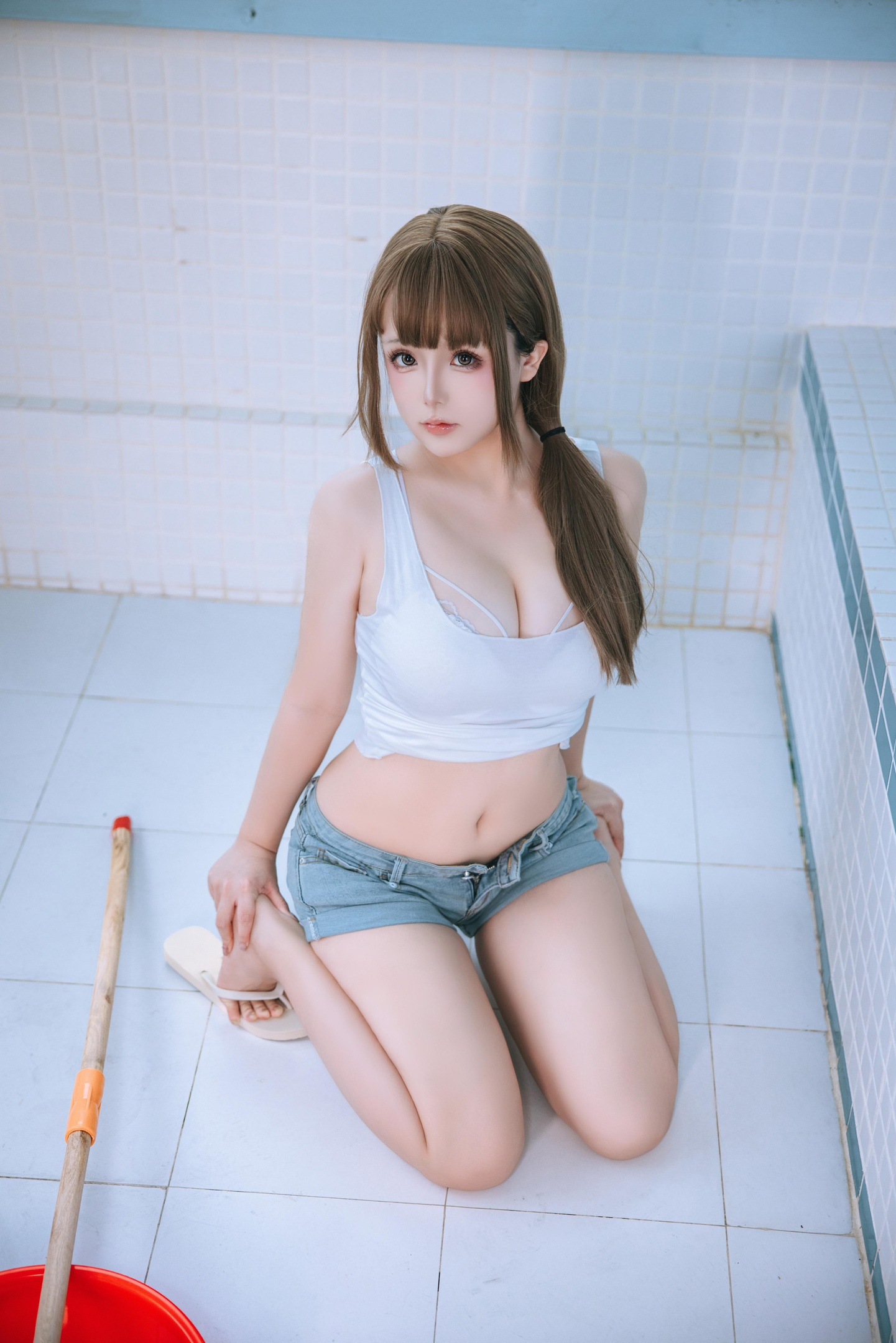 日奈嬌 - 男浴室保洁员 175P5V