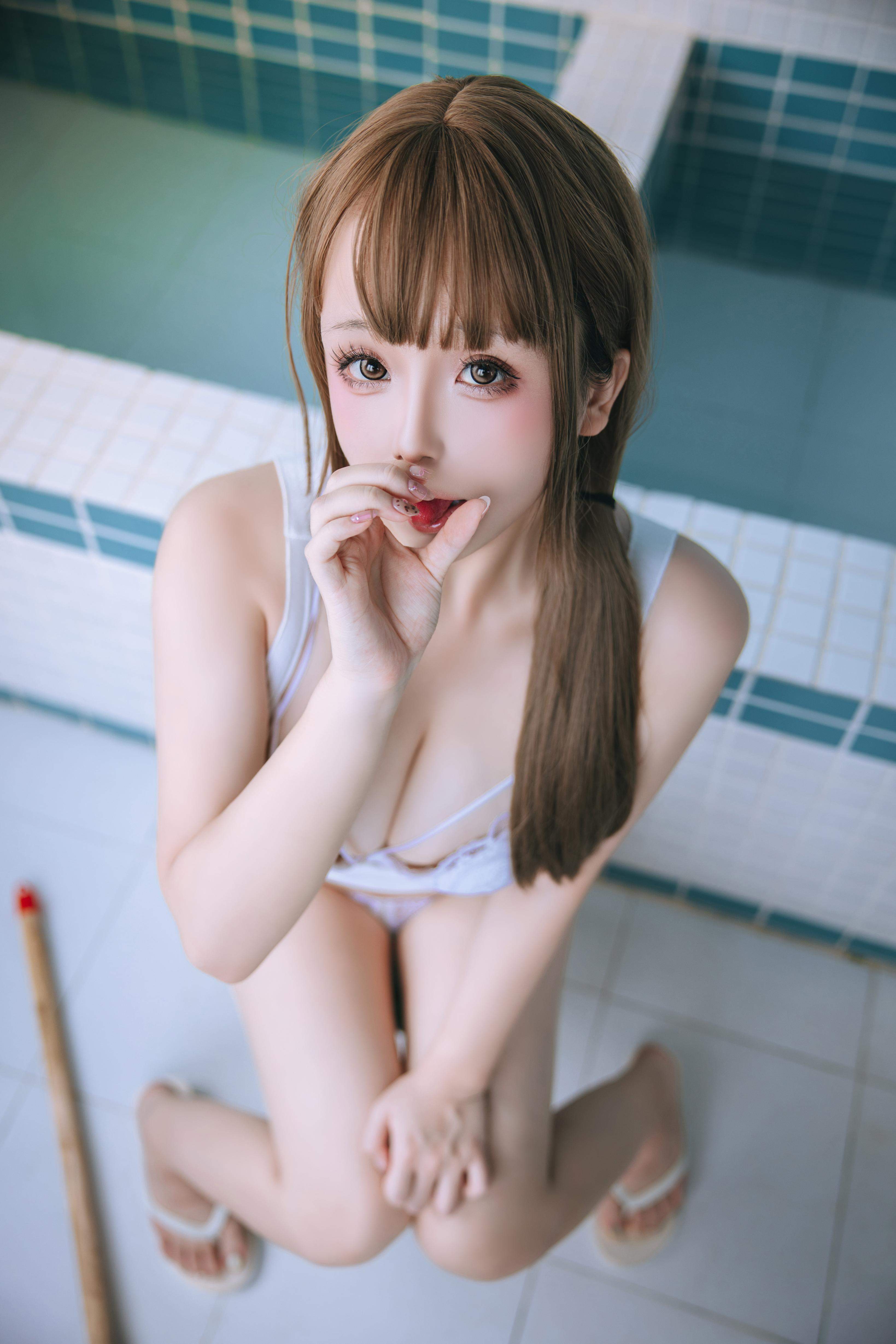 日奈娇 - 男浴室保洁员 175P5V