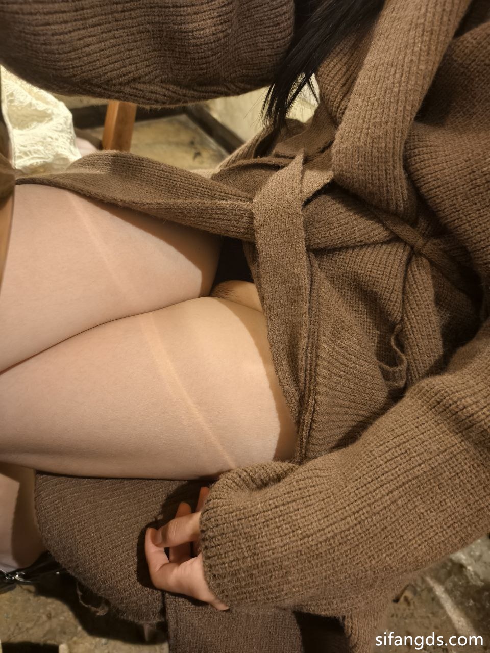白桃汽水 - 文靜女孩愛露出 30P19V