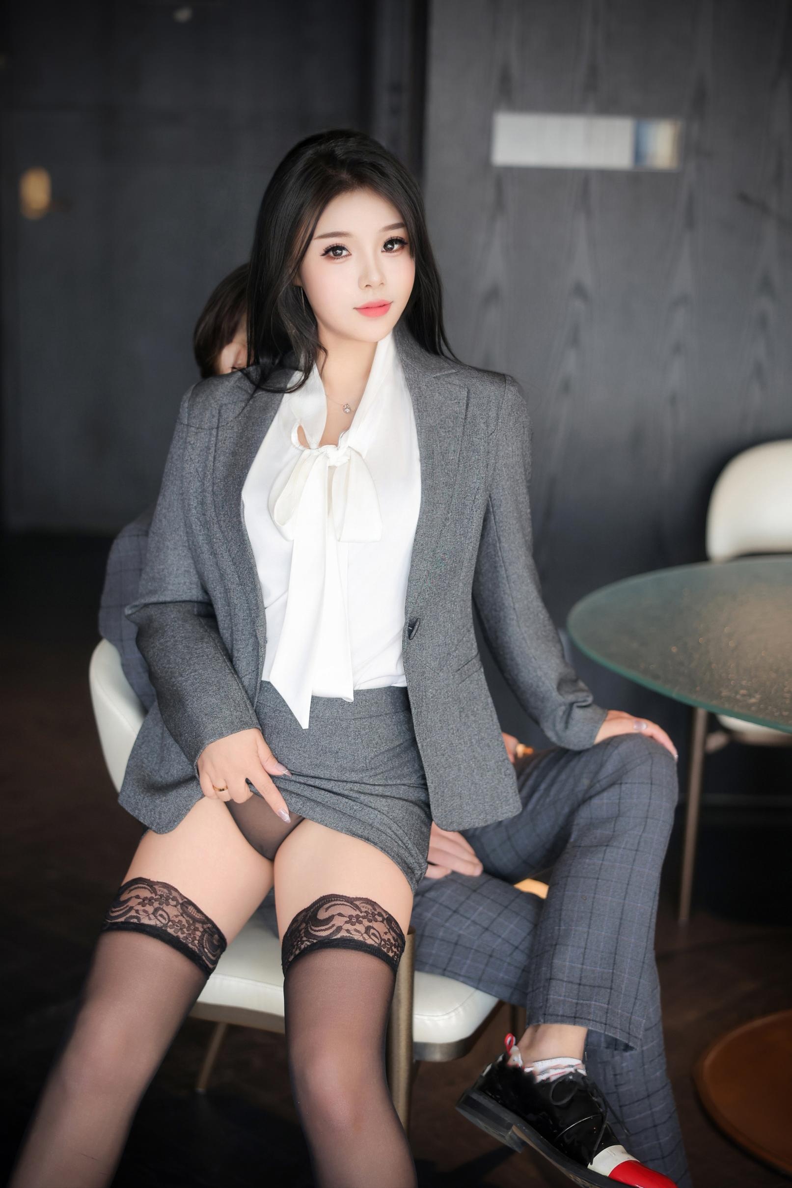 麦田 - R18 秀人ネットモデル OL職業装 90P