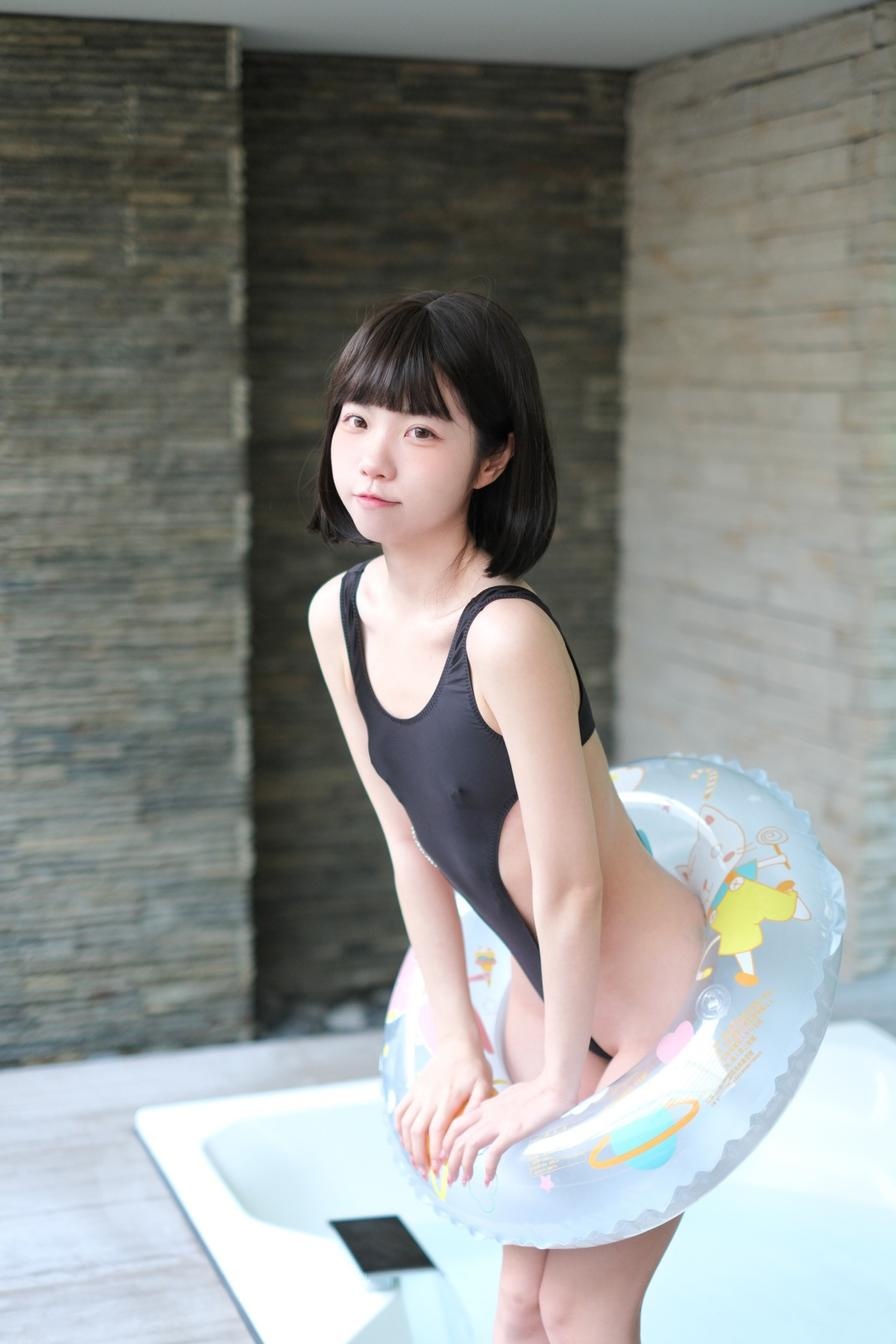 可可小白兔: 湿身死库水 28P