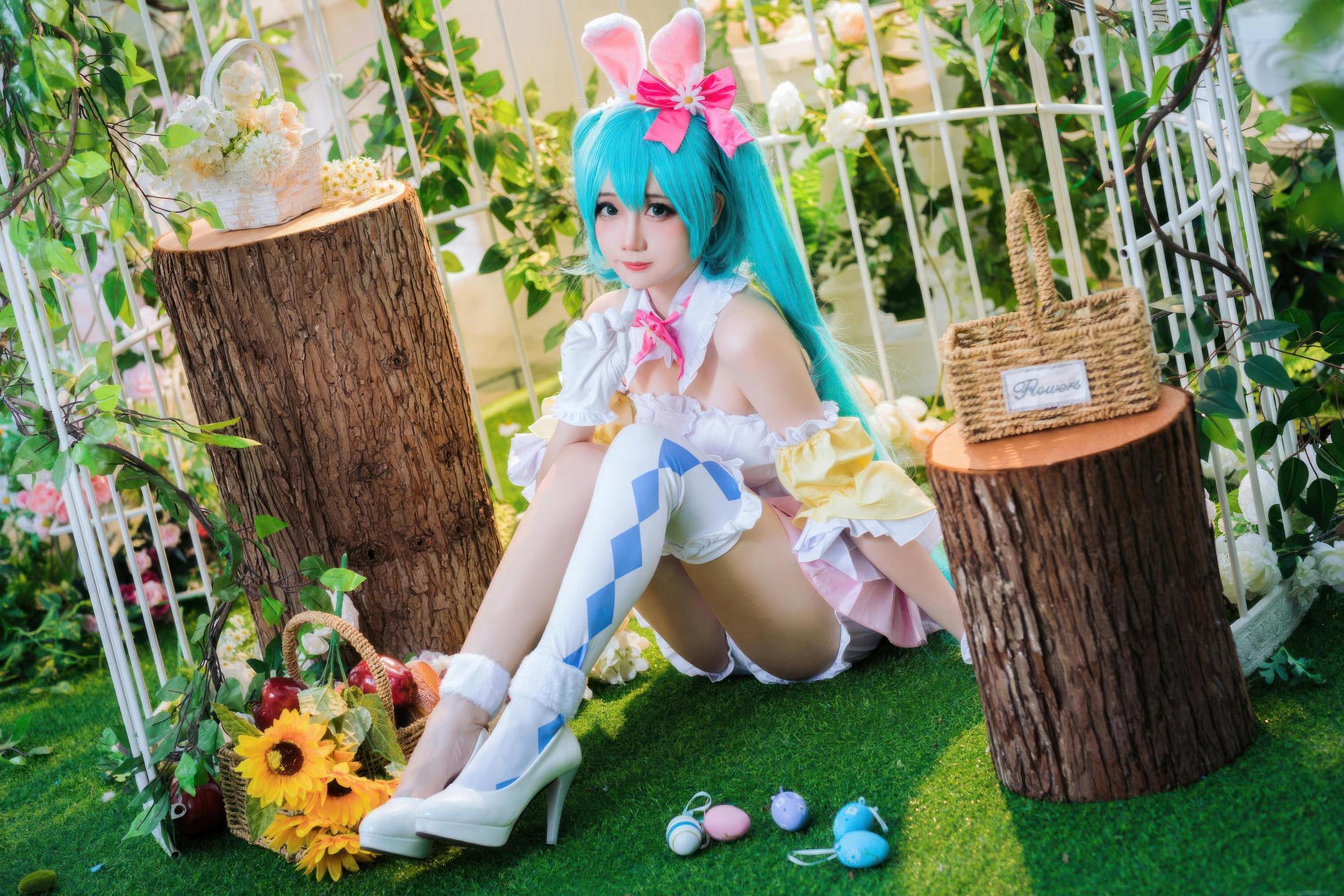 cosplay] 焖焖碳 - cos 復活節兔子：真人寫實性感兔女郎 白絲兔耳巨乳開檔 極致肉感誘惑無修正 22P