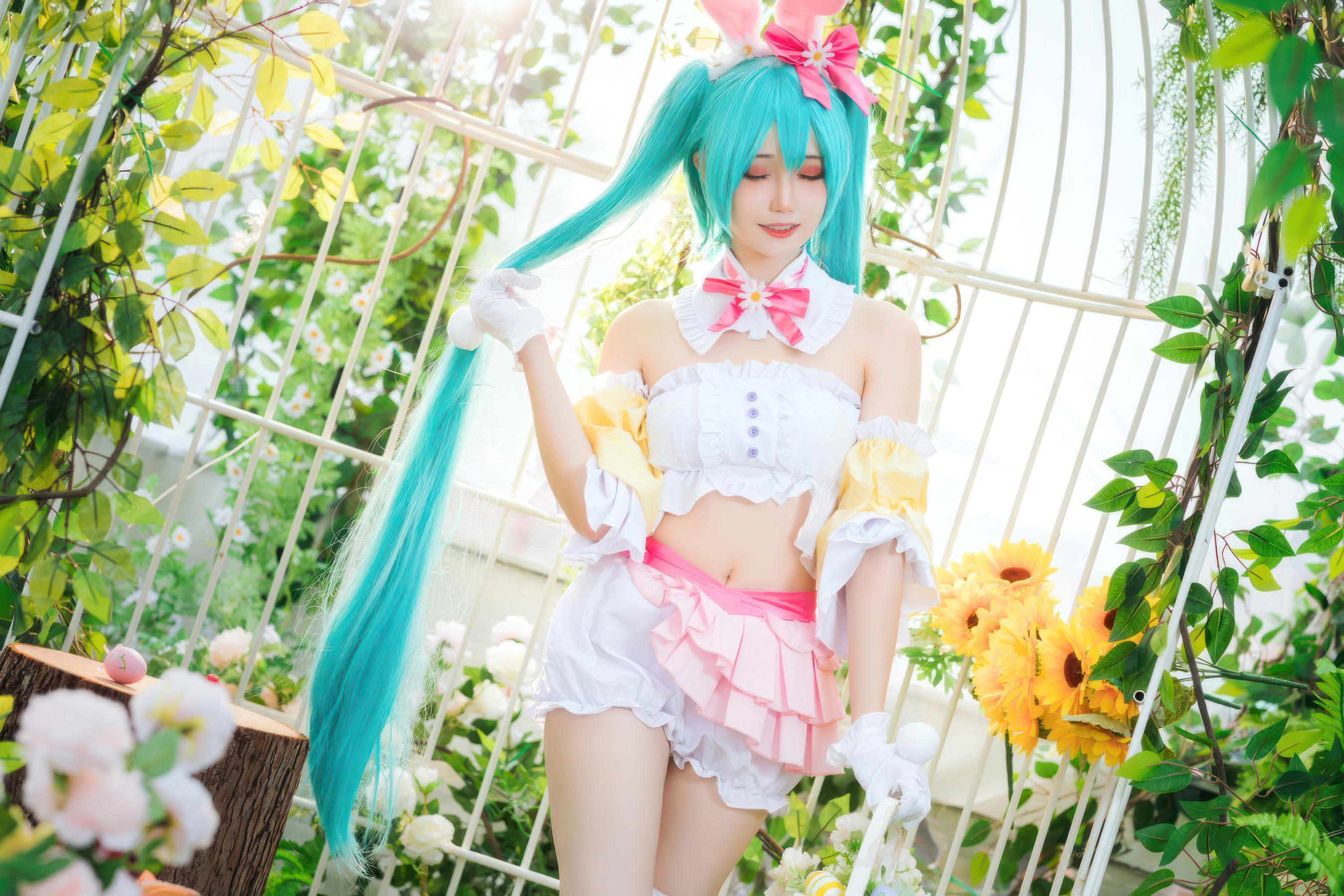 cosplay] 焖焖碳 - cos 復活節兔子：真人寫實性感兔女郎 白絲兔耳巨乳開檔 極致肉感誘惑無修正 22P
