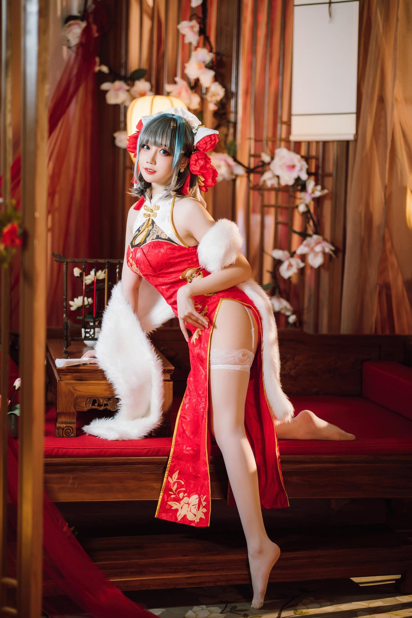 cosplay] 焖焖碳 - cos 柴郡：真人寫實碧藍航線貓娘 銀髮貓耳撕裂旗袍巨乳白絲開檔 極致誘惑墮落無修正 29P