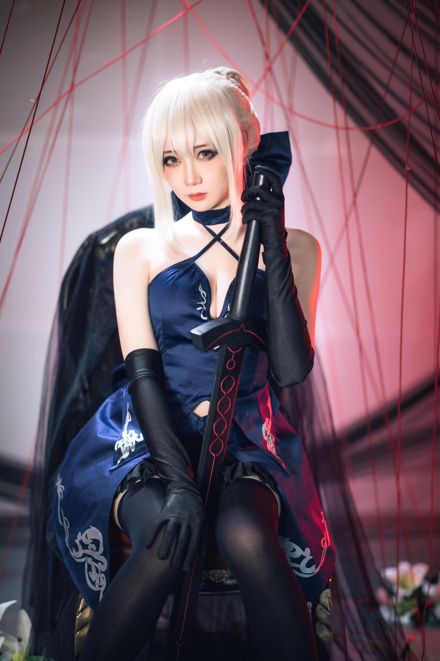 「[コスプレ] 焖焖碳 - コス 黒ジャンヌ：リアルな黒化復讐者ドラゴン娘、旗袍を裂く巨乳黒ストッキング、究極の堕落無修正調教 72P」