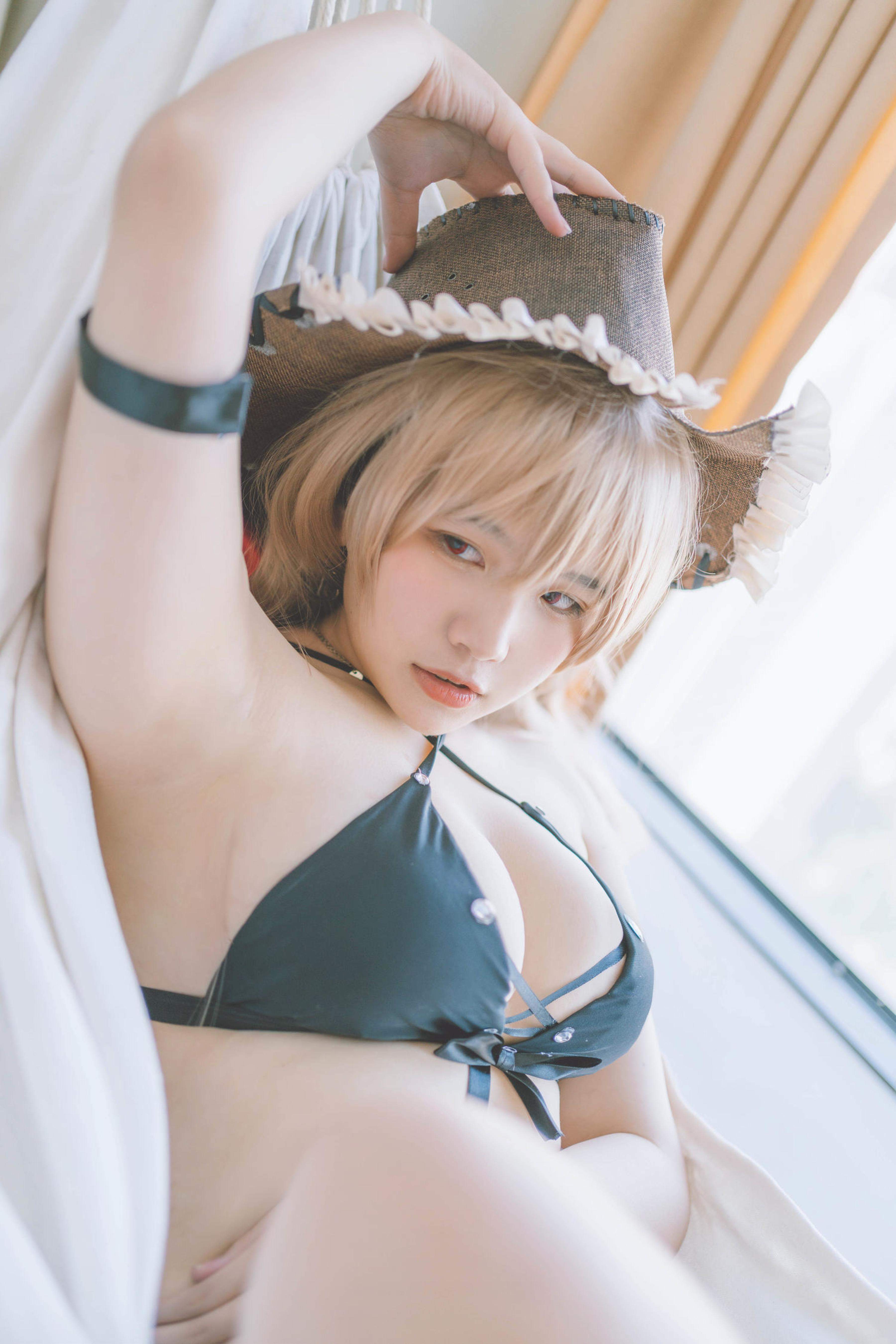 cosplay] 阿半今天很開心 - cos 讓·巴爾：真人寫實碧藍航線海盜泳裝 黑髮撕裂比基尼巨乳濕身開檔 極致誘惑無修正 20P