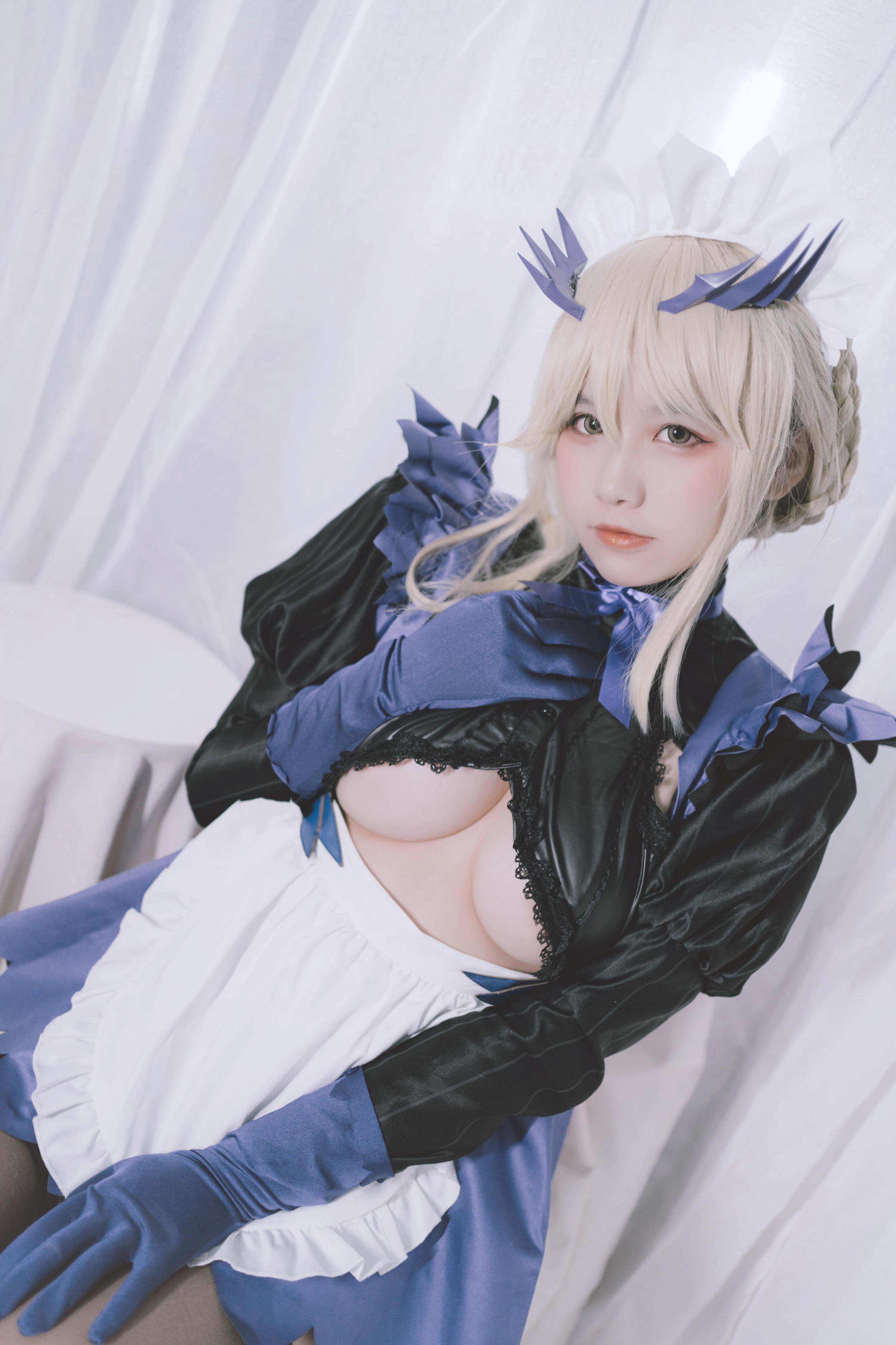 '[cosplay] 阿半 hôm nay rất vui - cos 黑枪呆: thực tế FGO nữ hầu gái súng đen, tóc đen mắt vàng, bộ hầu gái rách rưới, ngực khủng, tất đen, cực độ sa ngã, không chỉnh sửa 68P'