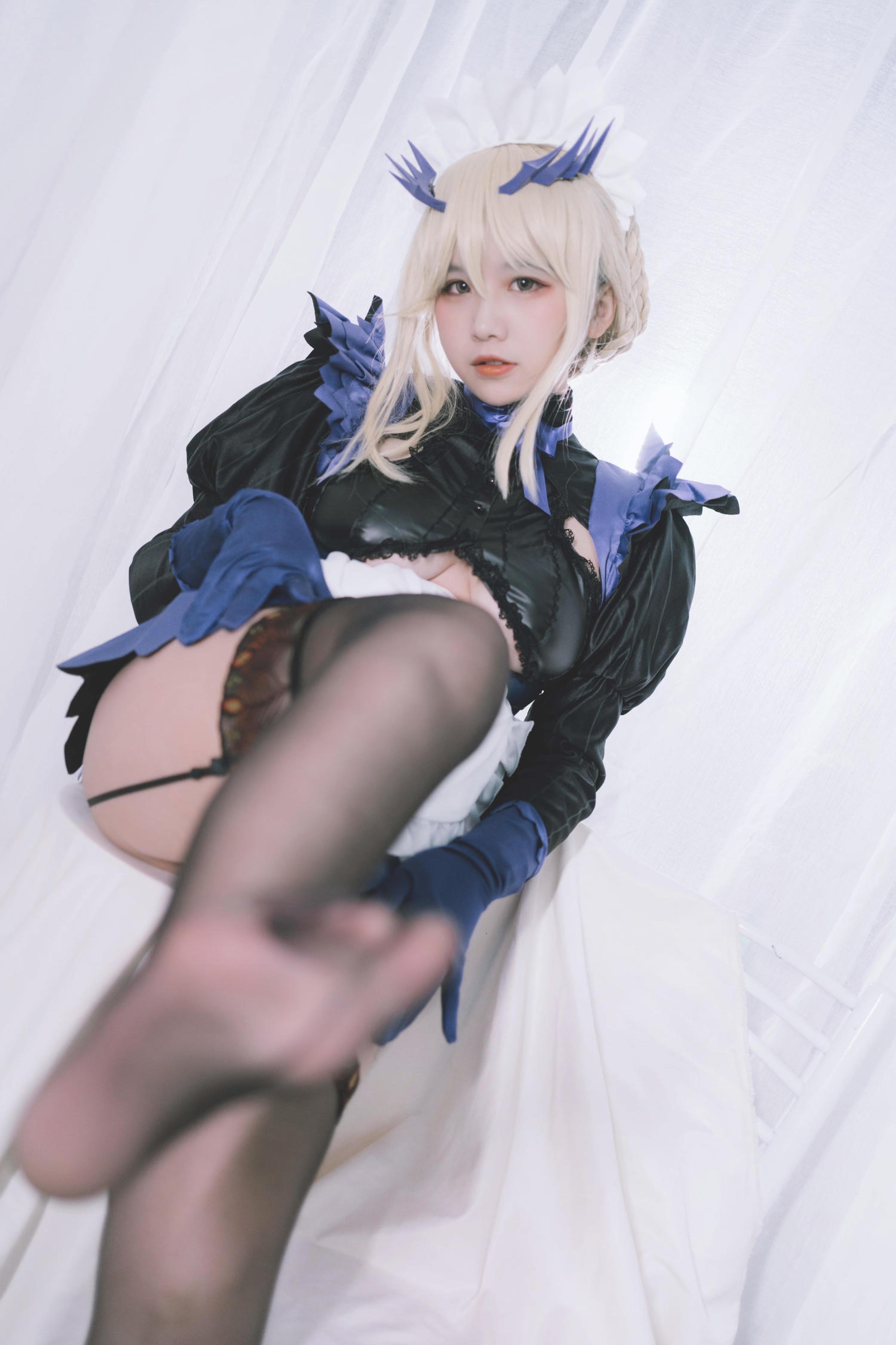'[cosplay] 阿半 hôm nay rất vui - cos 黑枪呆: thực tế FGO nữ hầu gái súng đen, tóc đen mắt vàng, bộ hầu gái rách rưới, ngực khủng, tất đen, cực độ sa ngã, không chỉnh sửa 68P'